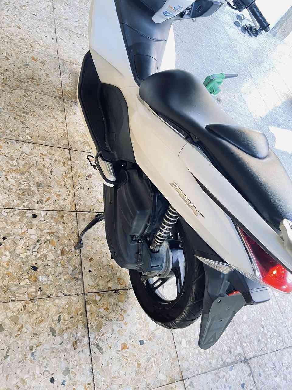 سلام عليكم
دراجة PCX جيل اول ياباني سويجات اثنين موجودات حتة الكتلوكات موجودات  الدراجة نضيفة كفرات كلة بلادي

دراجة ماشية 18الف حقيقي صارلهة شهرين من نازلة رمبة

حساس ازدحام ستان كهربائي دراجة نضافة فول 

سعر 15/$ورقة وبيهة مجال 

مكاني بغداد الزعفرانية 

***********
