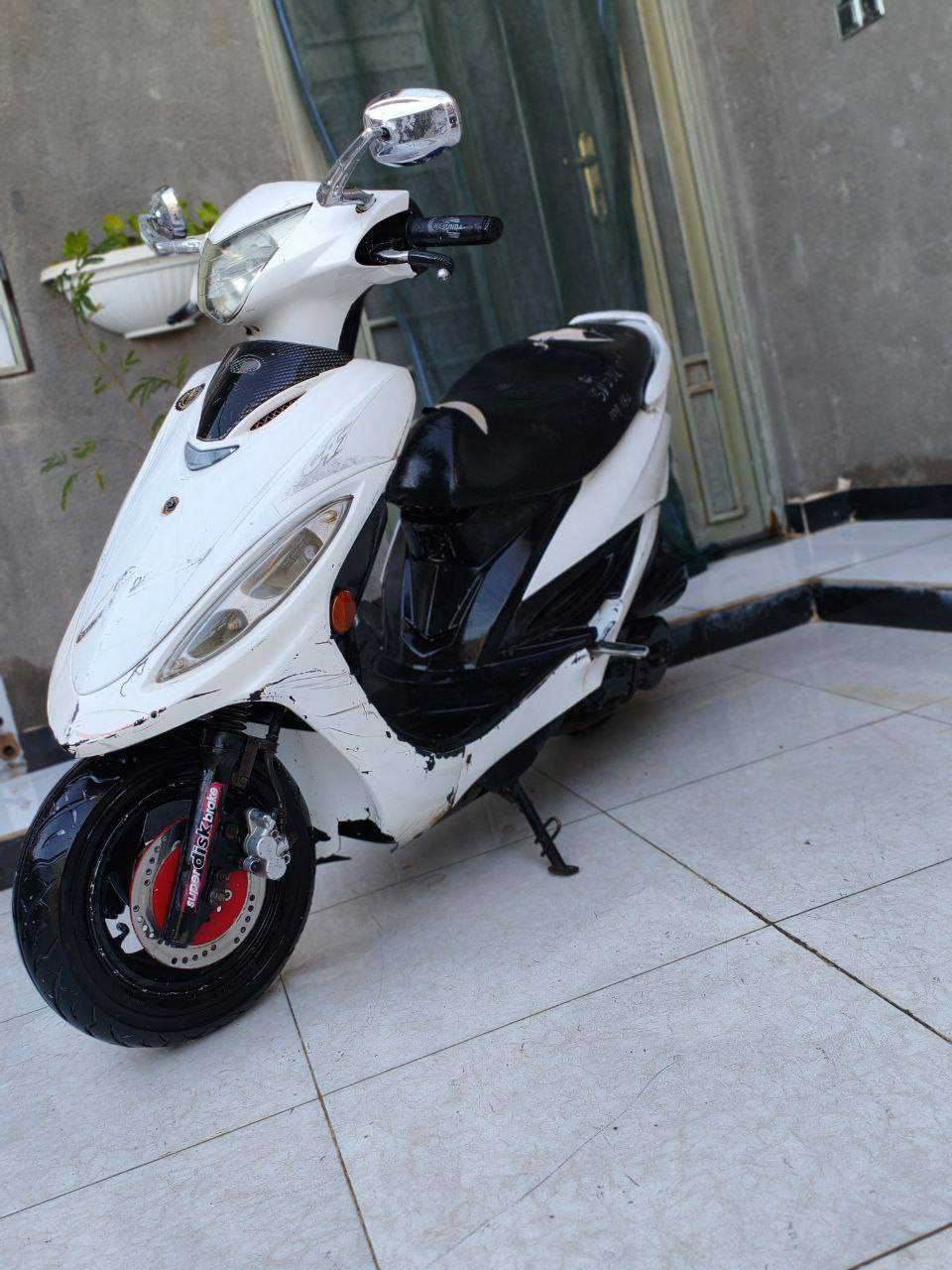 سلام عليكم دراجه جي فور البيع كلشي شغلا بيها سعر375وبيه مجال المكان الناصريه مركز  ***********
