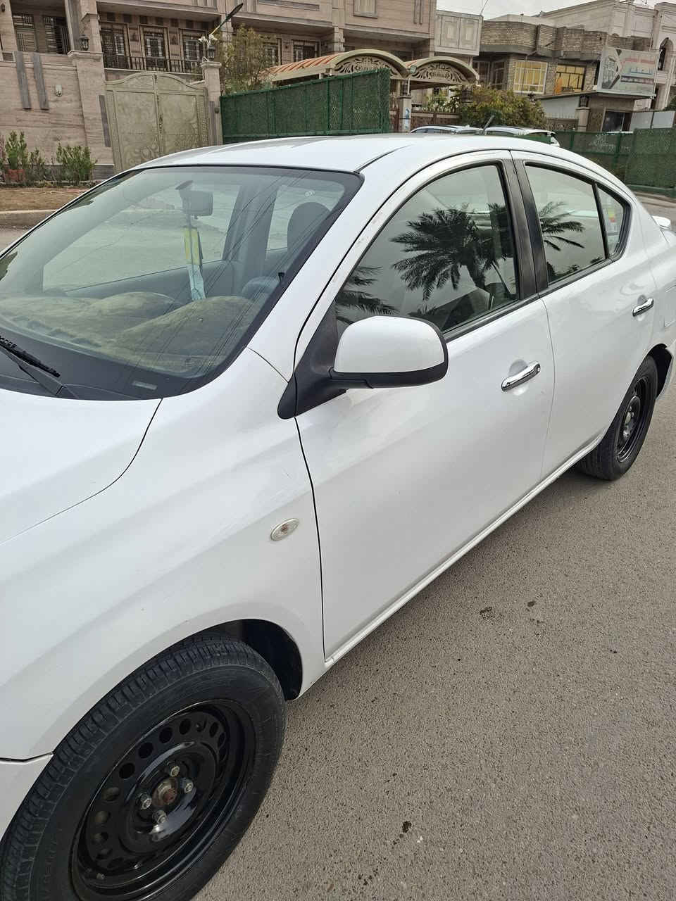 السلام عليكم للبيع نيسان سني هندي ٢٠١٩ مكفولة كير ومحرك وتبريد يوجد فقط بارد خلفي سيارة باسمي تحويل ثاني يوم السعر ١١٤ ورقة وبيها مجال بسيط الرقم ***********
