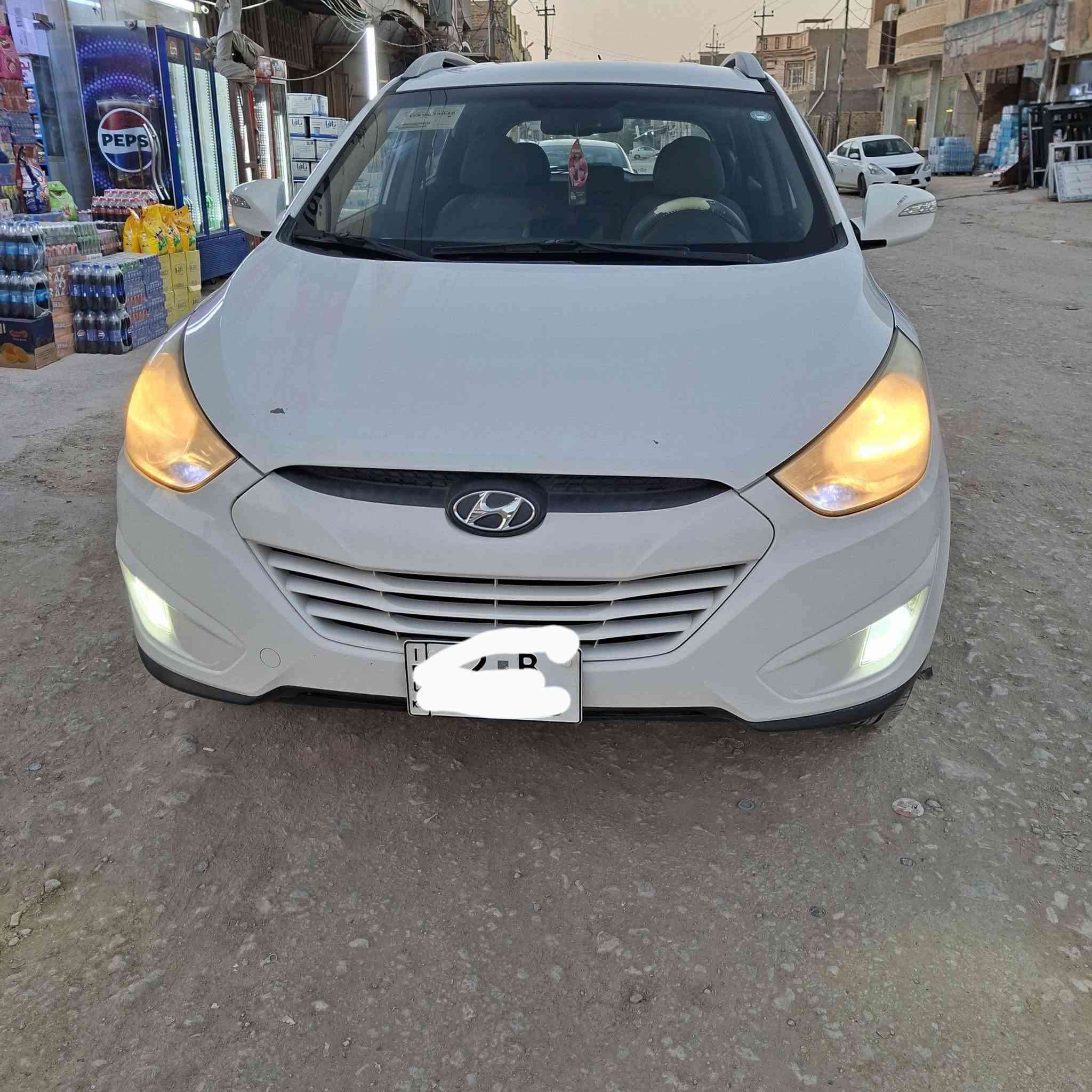 سياره توسان ٢٠١٣ 
كفاله عامه ، رقم اربيل حديث ، مكانها ديوانيه مركز
***********
