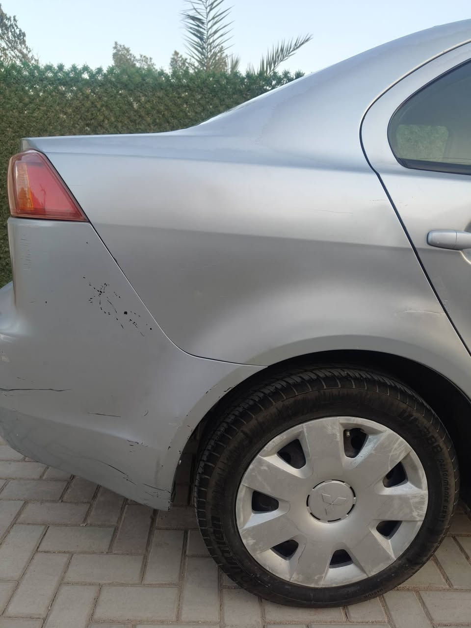 لانسر قرش موديل 2009 السياره جارده بيهه طخه بسيطه موضحه بالصوره السياره ممصبوغه بلاديه مال بيت  تبريد ثلج صدر امامي خلفي + دبلات جديد اصلي تايرات تخم جديد السياره بسمي مكان السياره الغدير شارع التوت
الاتصال ***********
