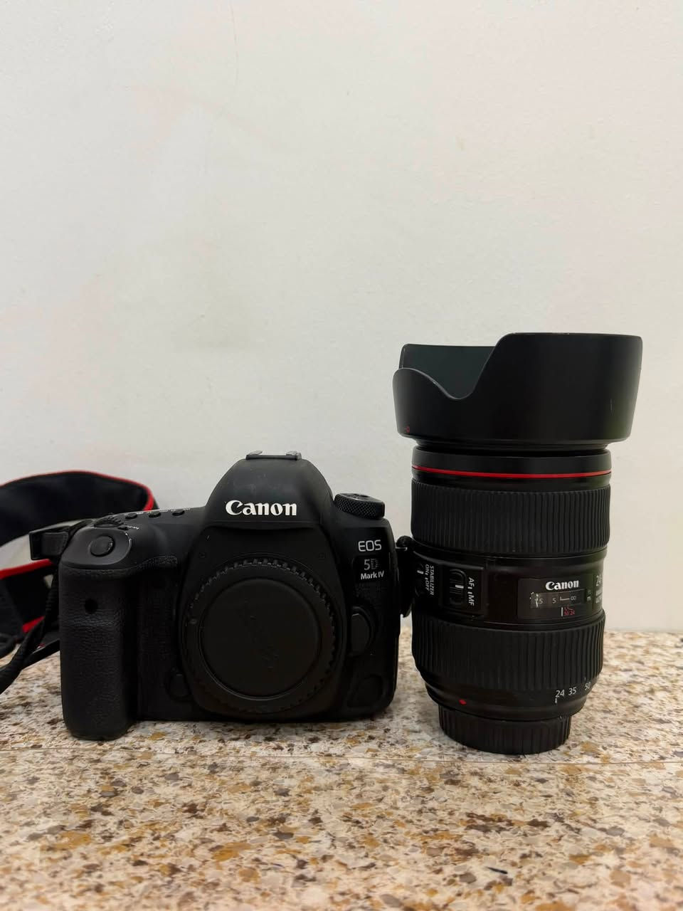 📸 للبيع Canon EOS 5D Mark IV

كامرة احترافية بحالة ممتازة، مناسبة لتصوير الإعلانات، الأعراس، البورتريه، والفيديو.

المواصفات:
✅ فل فريم (Full Frame)
✅ دقة 30.4 ميكابكسل
✅ تصوير فيديو 4K و Full HD
✅ نظام Dual Pixel Autofocus سريع ودقيق
✅ تصوير متواصل 7 صور بالثانية
✅ شاشة لمس 3.2 إنج
✅ واي فاي + GPS مدمج
✅ تدعم عدسات Canon EF (Canon USA)

السعر : مليون و700 الف 
📍 الموقع: بغداد

للاستفسار والتواصل:
📞 ***********

الجاد فقط يراسل، وحياكم الله.
