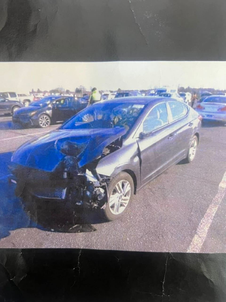 السلام عليكم الانترا موديل 2020 للبيع حادثه موجوده بالسونار مواصفاته نص فول السياره ماشيه 83 الف السياره بيه منضومة غاز سياره حلوه وخير من الله الكير محول إلى At السياره كلشي واضح بالصور مكاني بغداد حي القاهره السعر 133 الاتصال على هذا الرقم ***********
