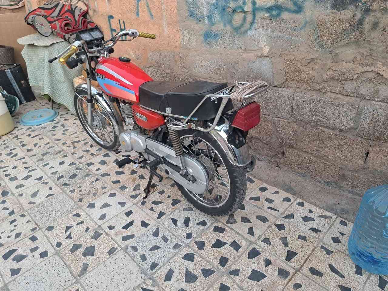 ناما موديل 21 للبيع أوراق اصوليه كاملات 
دراجه جاهزه ونضيفه مال جني ماعوزه كلشي
محرك مفتوح مبدل بوش وبستم نضيف وناعم
كهربائيات شغاله كله 
شاصي مكفول 
السعر ٦٠٠ قفل 🔐 
***********
واسط قضاء الحي

