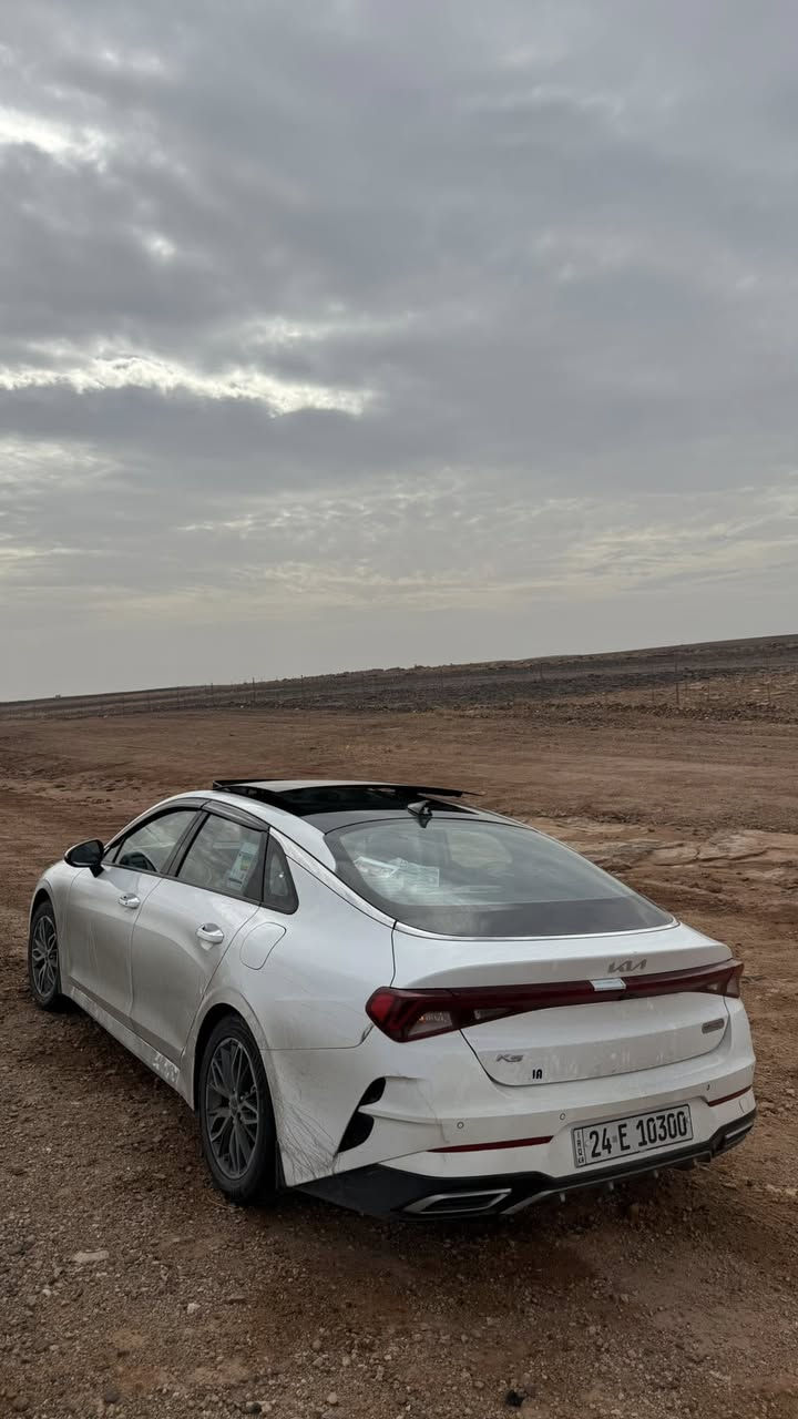 للبيــع كيـا K5 (خــليجـي) الموديل 2022 فـول مـواصفـات بـانورما كشنات جلد كشنات تدفئة بصمة مثبت سرعة كروز داخل بيج ماشية 65.000 سيارة نضيفة حيل وبيها بعد جثير مواصفات مو مذكورة السيارة بيها فقط بارد مكانين قليل حيل بدون صبغ الباقي كله مكفول الـعنوان الـمـوصل 
السعر خاص 
رقم الموبايل ***********
