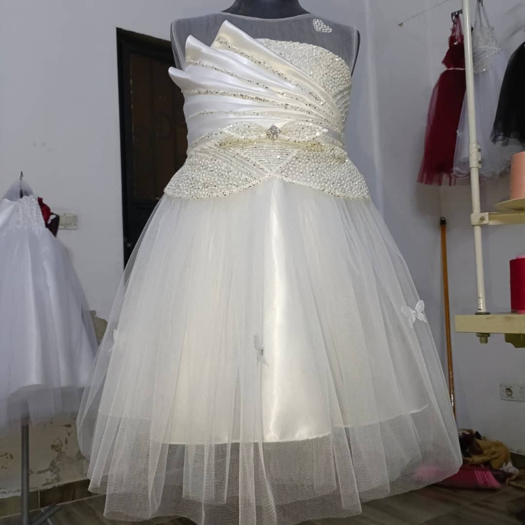 السلام عليكم
يوجد بدلات اعراس وفساتين اطفال وبنات للبيع جمله ومفرد التواصل ع الوات ***********
