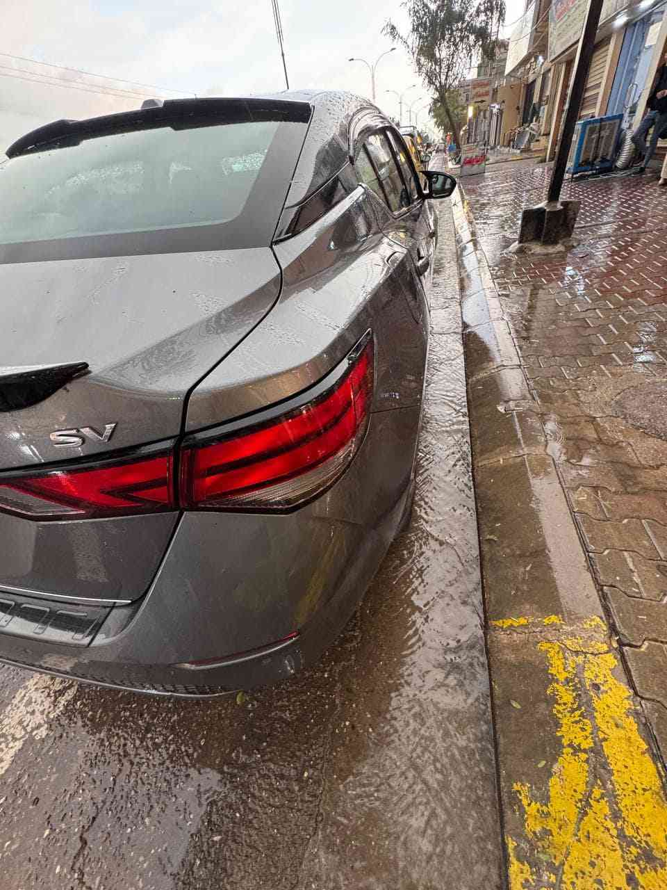 سلام عليكم سيارة سنترا موديل 23 مواصفات sv رادار امامي خلفي حساسات جانبية تدفئة تبريد ..تربيدو تدفئة مقاعد امامية تحديد مسار ومثبت سرعة ومقود ماشية 55 ألف كيلو لون نفطي وهذا السونار مثل ماموضح بالصورة سعر 135 وبيها مجال رقم سليمانية بأسمي مع دفتر بانزين السونار موضح ب الصور 
السعر 135 ومجال

 مكاني كركوك للاتصال على هذا الرقم ***********
