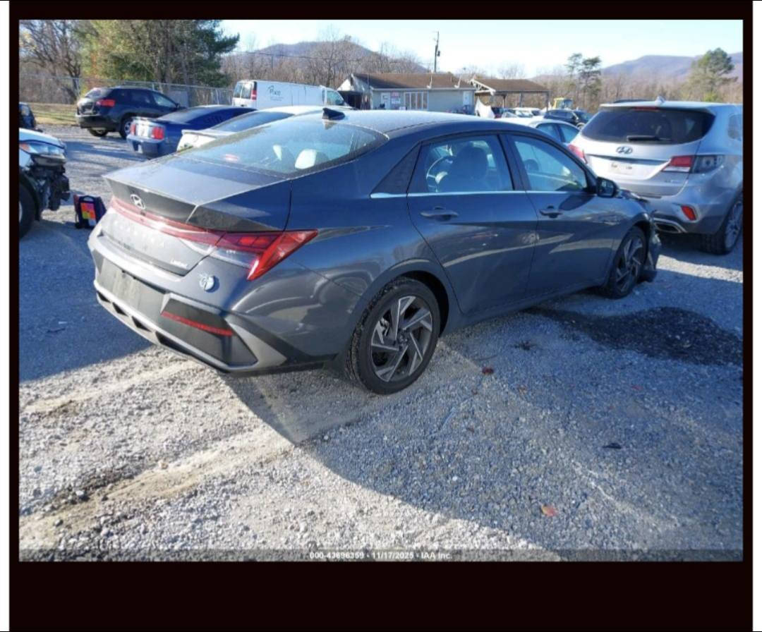 يا الله البيع هيونداي النتر موديل 2025 المتدد فول موصفات
محرك 2000دوش بصمتين ماشيه تسعه الاف 
-4كامرات 
- كامرات 360 دواره
- داخل ابيض ملكي 👑
- جلد بل كامل كشن كهرباء
-بصمة ابواب 
-فتحه سقف 
-فول تحكمات ستيرن 
-تحديد مسار 
-اشار بلمري 
-نقط عمياه 
- لد وزنون 
-والكب كروب حجم 17
-  فول رادار امامي رادار خلفي رادار جانبي 
-قيادة ذاتية
-كشنات تدفىه 
-بك لايت لد 
-لايت لد 
-مانع نزلاق 
شحن 🔋⚡ لاسلكي 
-مانع منحدرات  وبعد هواي موصفات 
سيارة بدون دواخل وبدون أي ايرباك 
حادث موضح بصورة دعاميه لغد شاصي مكفول
ملاحظة سيارة حاليا ب عمان الحرة تدخل بسم مشتري حرة او كتاب شهداء عنوان نقل شارع فلسطين قرب نادي تركمان شركة ناقل الفضي ***********
