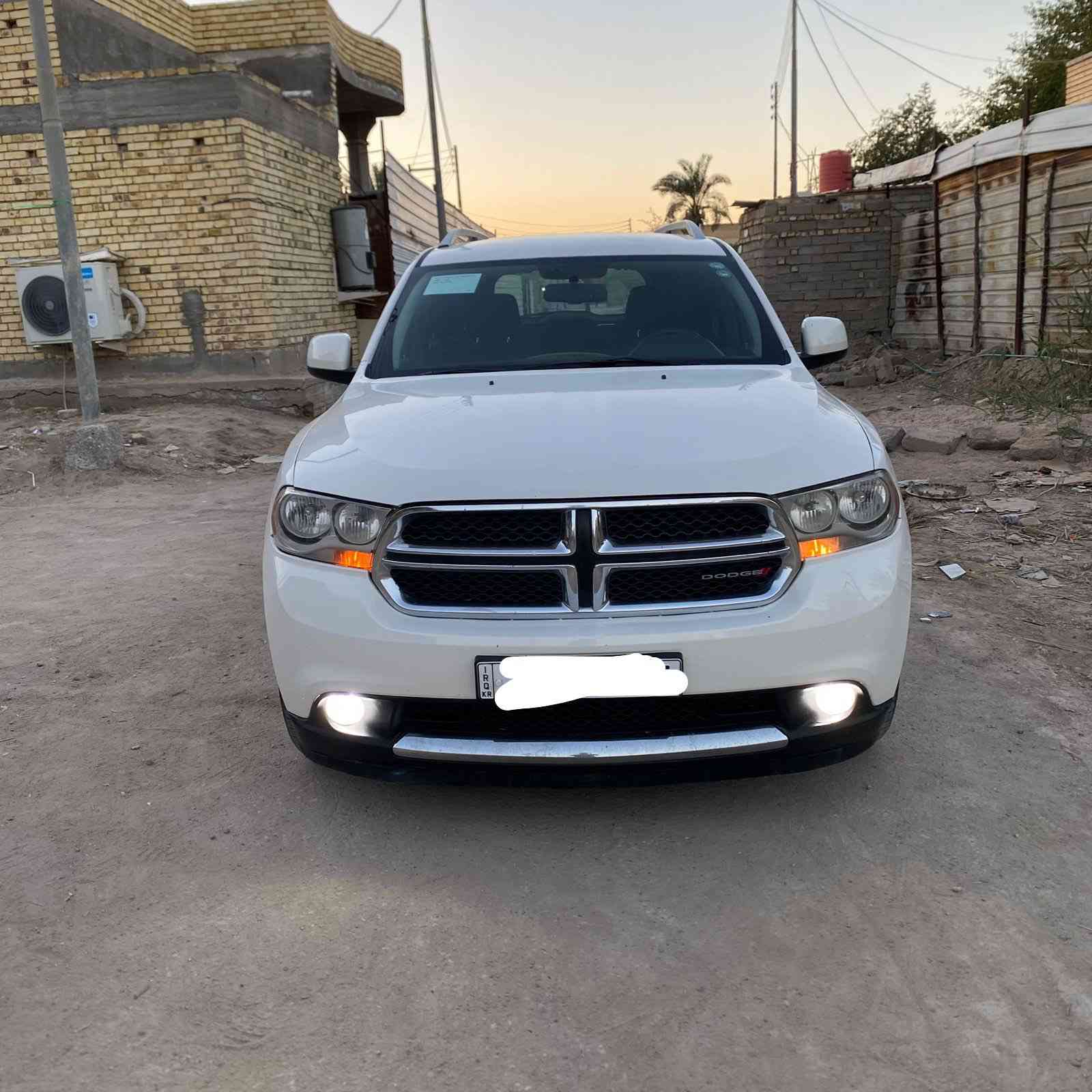 السلام عليكم للبيع او مراوس حسب القناعه  دورنكو مديل 2012 خليجي محرك 3600 رقم اربيل بسمي سنويه وهزه جديده سنويه مجدده 2030 تريد تحويل او وكاله  مواصفات شاشه جبيره حساسات خلفيه كامره خلفيه تحكمات سياره جاهزه تخم تاير جديد حداده امامي خلفي توني مسويه تبريد تدفئه السعر 185 وبيه مجال مكاني بصره القرنه بني منصور  للتصال   ‭***********/***********
