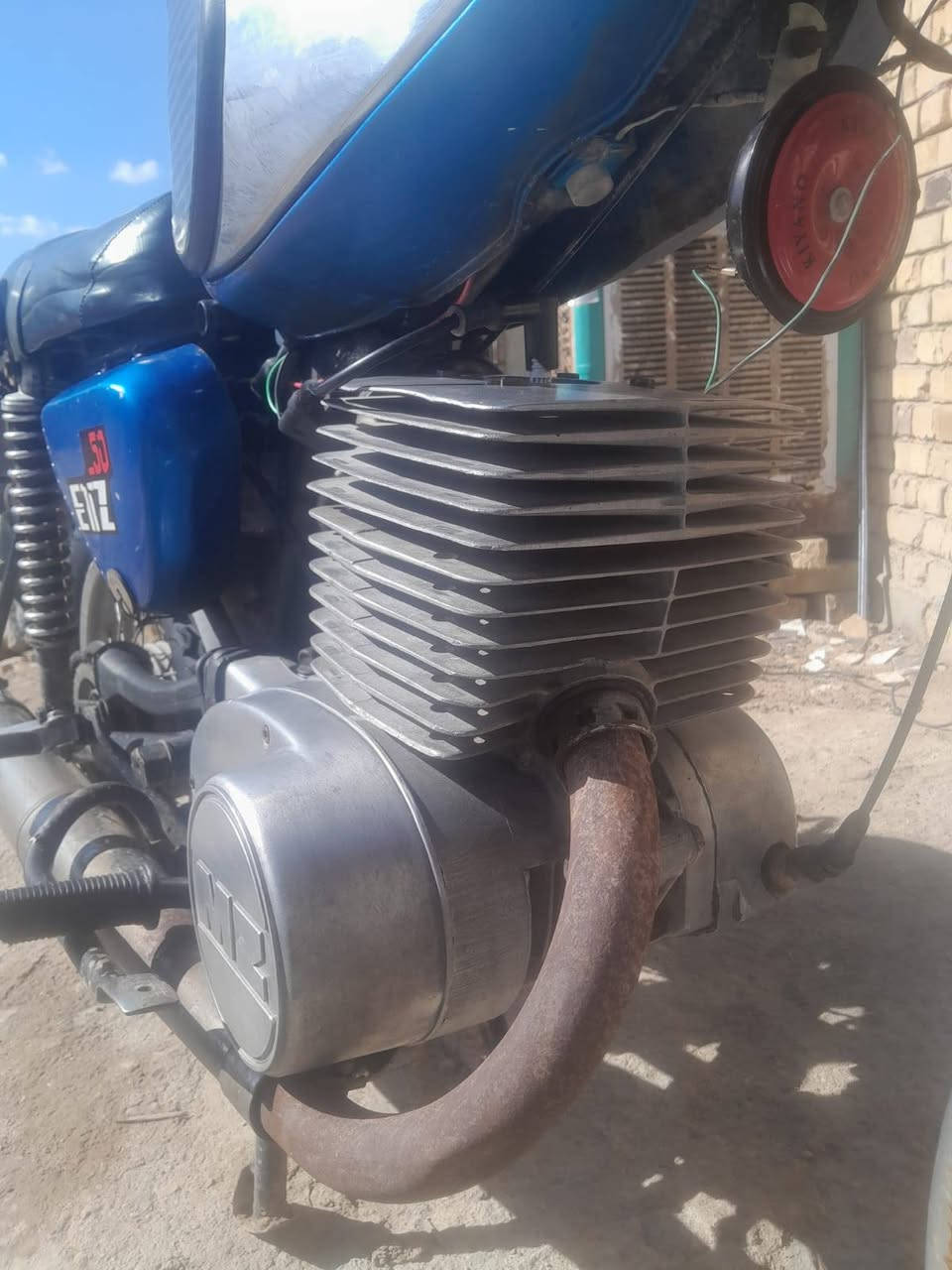 سلام عليكم شباب مزت لبيع مديل 81سنويه صاقطه ولوحات ضايعه سعر بواحد وربع وبيه مجال تجي تكلب وشوف حجم لمكينه250سيسي خاص مفتوح وهاذ رقمي***********
