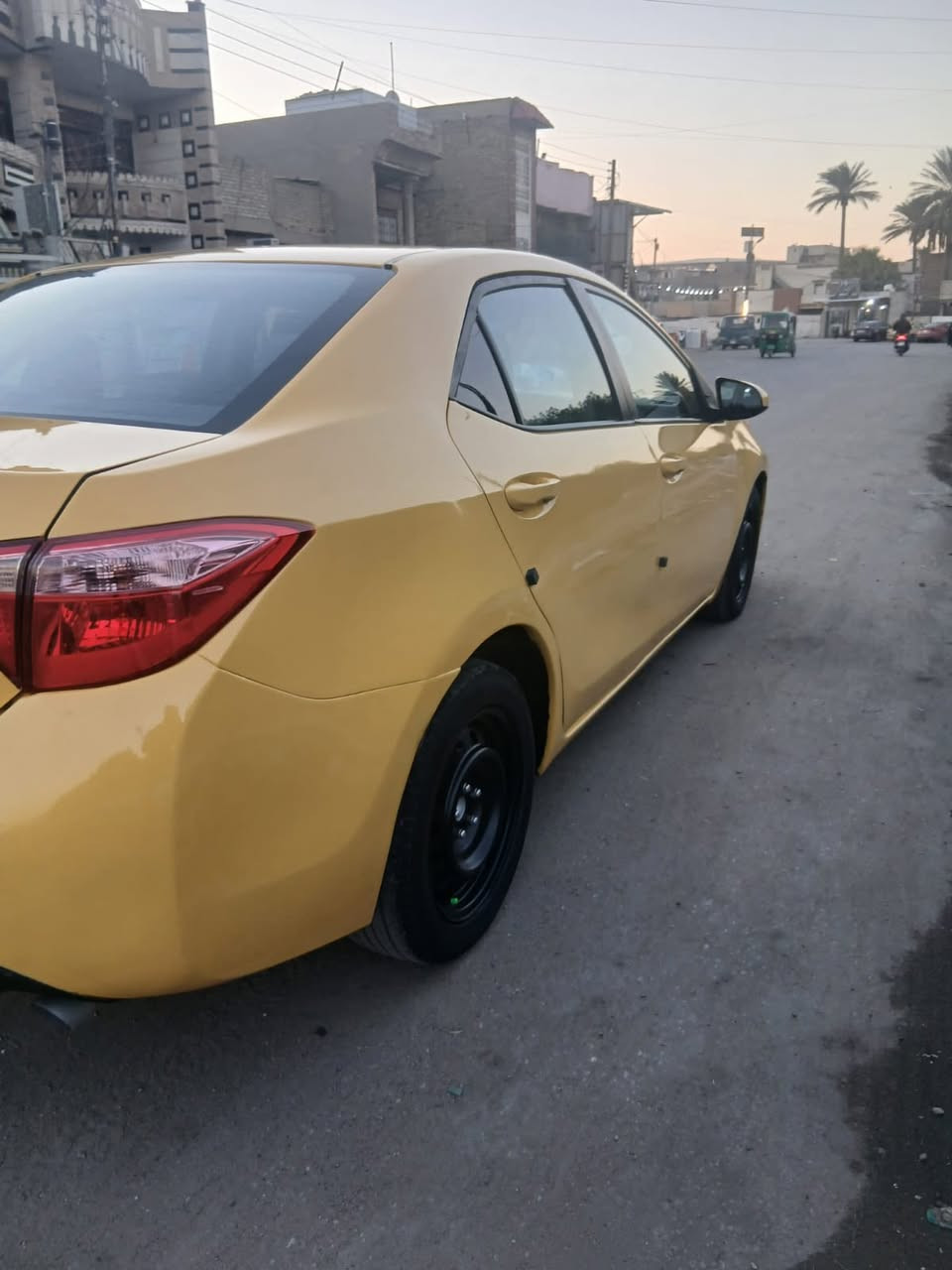 كورلا موديل 2019 السعر(120)ورقه$ حادث السياره باب اليمنى بدون دواخل السيارة جديده محرك 1800 ماشيه 110 رقم الهاتف *********** صدر امامي و خلفي جديد تخم تاير جديد تبريد ثلج تدفئه شغاله
