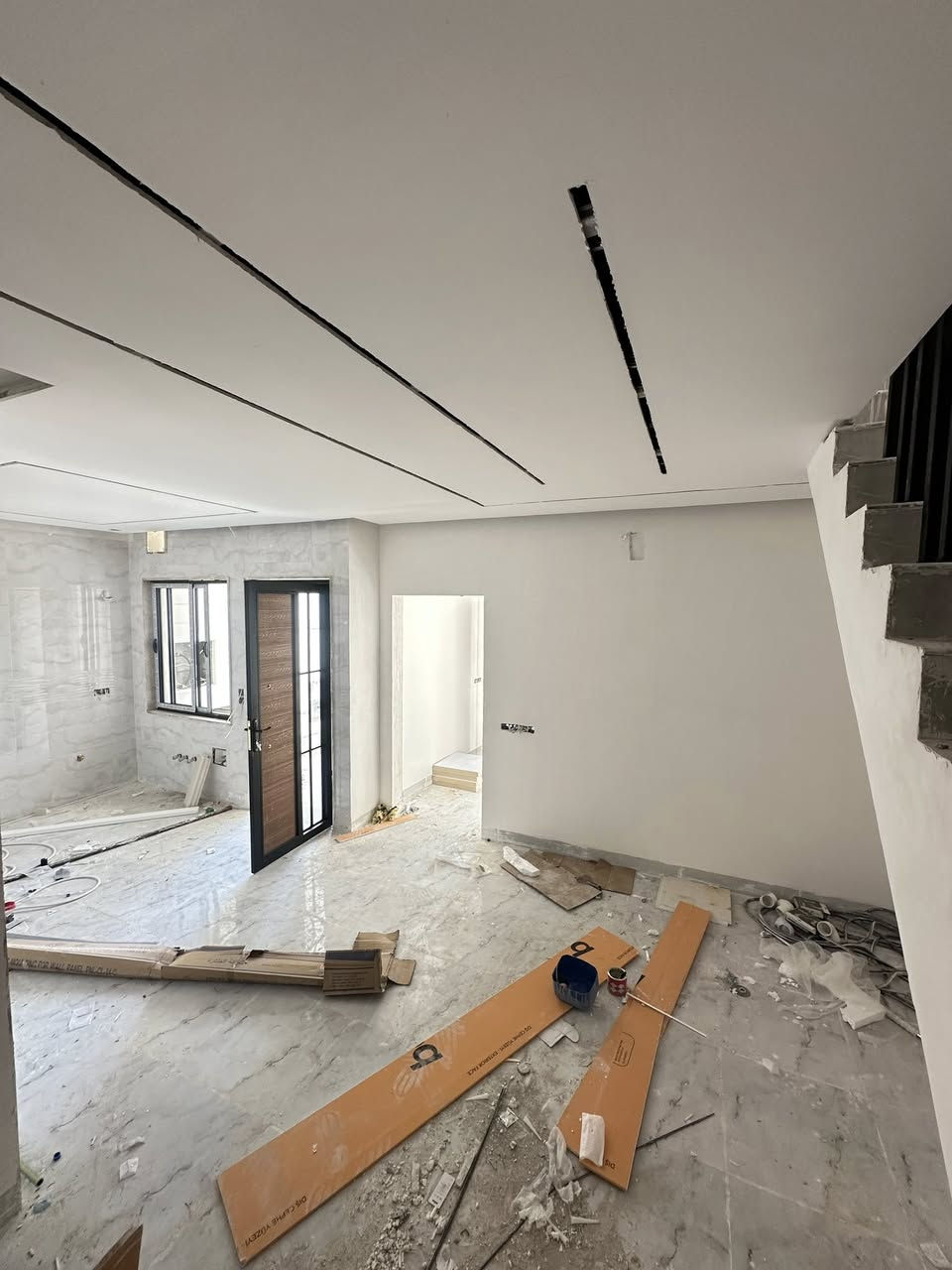 🏠 ثلاث دور  للبيع زيرو قيد الإنشاء 🏠

حي البكر  ( خلف مطعم بيت جدي)
🔹 مساحة كل دار 100 متر
🔹 واجهة ٧,5

🔹 الطابق الأراضي 
غرفة نوم+ مطبخ+هول+استقبال+خدمات

🔹 الطابق الثاني 
3 غرف نوم+ خدمات

🔹شارع تبليط بعرض 12 متر

🔹 تحويل مباشر او قرار التمليك

👌سعر الدار  ١٧٥  مليون

للاستفسار الاتصال 

📞***********

***********‬

