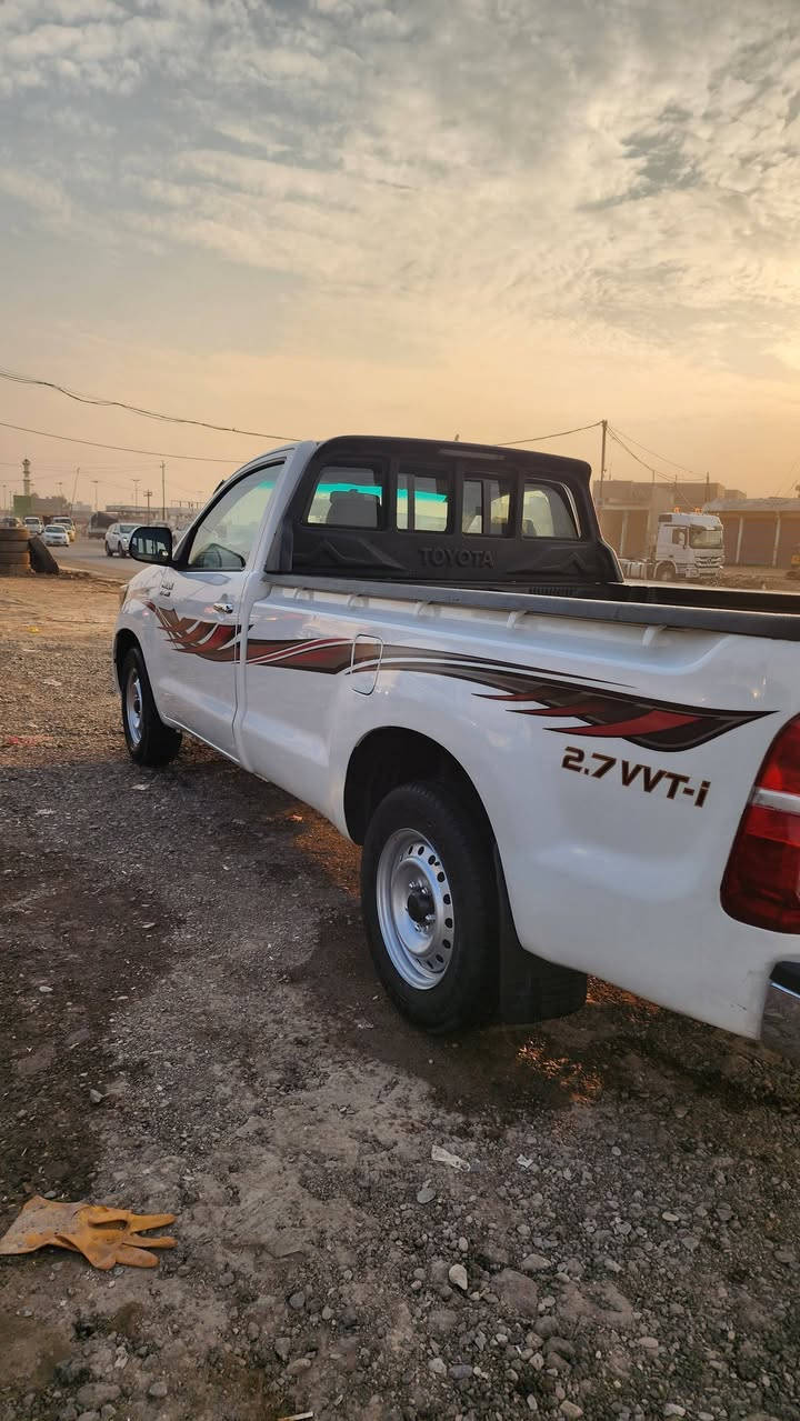 سلام عليكم سياره موديل 2015 رقم بغداد بسمي 5جنكال ماشيه 200 الف *********** // ***********
