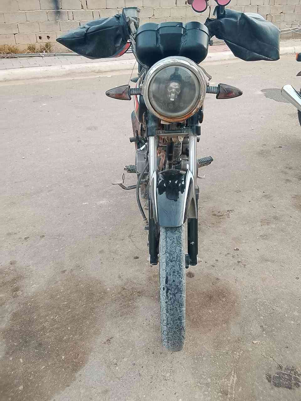 سلام عليكم دراجات للبيع وحده رقم وثانيه اوراق مكاني كربلاء أمن الداخلي شارع طارق  لصفره موديل 2025وسوده موديل 2023 لشراي يتصل بيع مستعجل ***********
