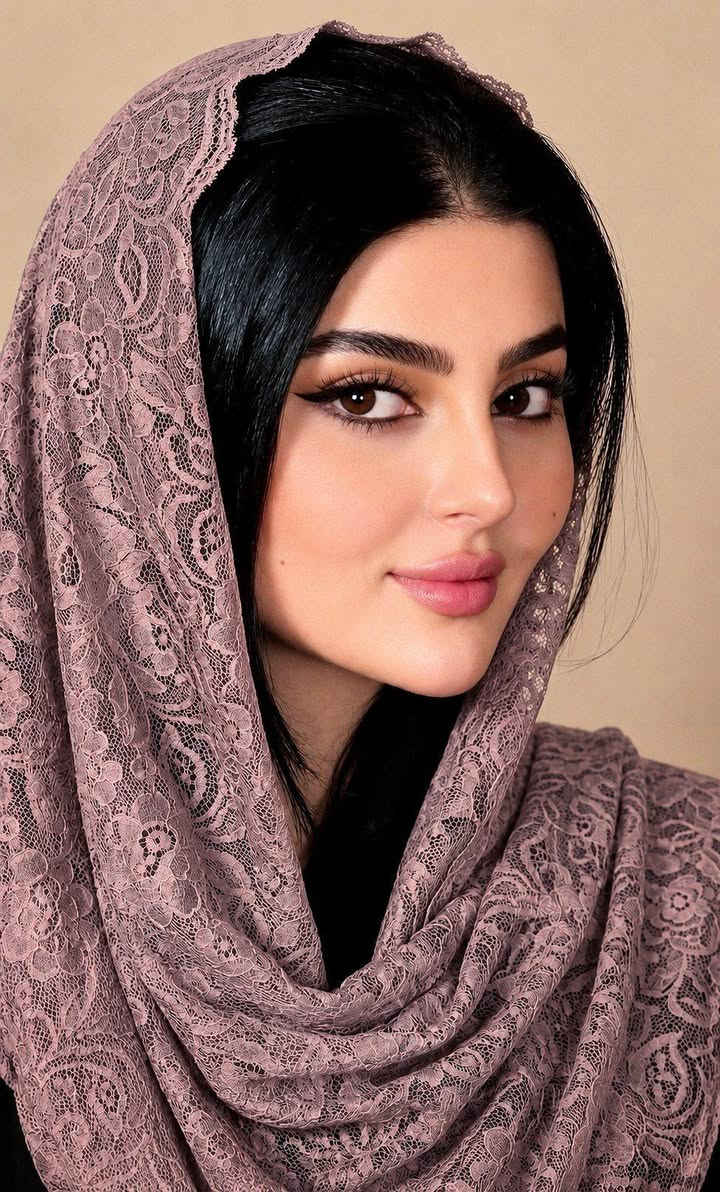 ✨ وصل شال الذكاء الاصطناعي الترند ✨
🧵 خيط بريسم وقماش تول فاخر
💎 نعومة ولمعة راقية جدآ 
🎀 تصميم أنيق وموديل عصري
🌈 ألوان مميزة تتناسب مع كل الإطلالات😍
قياس الشال / الطول مترين والعرض 70 سم ✔️
#الاصلي الكويتي البريسم 💯 
السعر 12الاف 
🚘 يوجد خدمة توصيل لجميع محافظات العراق5الاف 🚘 بغداد, العراق


**إذا كنت صاحب هذا الإعلان وتريد حذفه لأي سبب، رجاءا أرسل رسالة إلى الدعم الفني**
