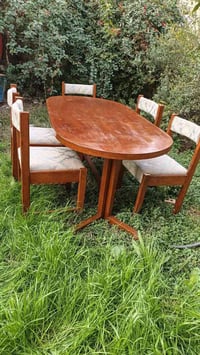 ميز طعام • ٥ كراسي • طليحة