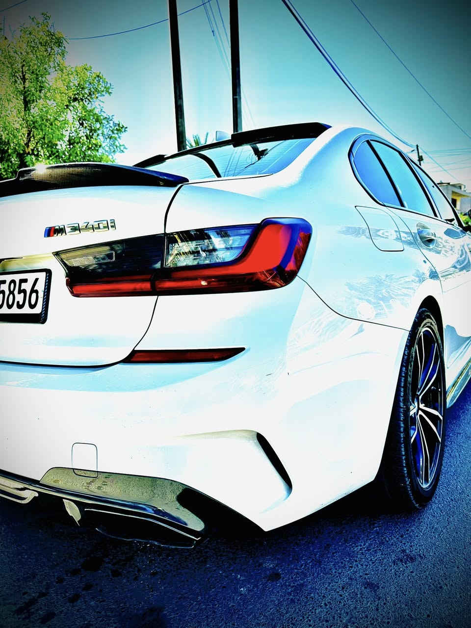 السلام عليكم …..
اخوان عنديBMW340i موديل2022 رقم دهوك باسمي حصراً ماشية55 الف امانة السيارة حلو وخير من الله بانزين بس سوبر افولها دهن بس اصلي اصلي 
موصفات:
1-محرك6 سلندر توين بور تيربو
2-سلايت 
3- داخل اسود ملكي
4-شاشة كار بلي كبيرة
5- رادار امامي
6- توقف ذاتي
7-ثلاث انظمة سرعة(سبورت بلاص+سبورت+ايكو)
8- اضاءة محيطية ليزرية اصلي 360
9-صوت كزوز بلاديBMW اصلي
10_ رادار خروج عن المسار
11- لحية كربون فايبر اصلي
12-مرايات كربون فايبر اصلي
13-سبايدر كربون فايبر اصلي
14- اطارات استيرن كاربون فايبر اصلي
15-اطارات بلوجكتر كاربون فايبر اصلي
16-سبيدر جامة خلفية كربون فايبراصلي
17- لحية جانبية جهتين اصلية
18- فجوج بريك M احمر اصلية
19- سرعة السيارة 330
اخواني السيارة وارد (( مكفولةما طاك اي ايرباك بيها))
حادثها بسيط جملغ وباب عكس السائق .بدون بجم نهائي.. وبيها كلير من امريكة الصندوك وجاملغ خلفي
السعر 290 ورقة
مكاني زيونة- شارع الربيعي او البنوك 
ابو مهيمن ***********
