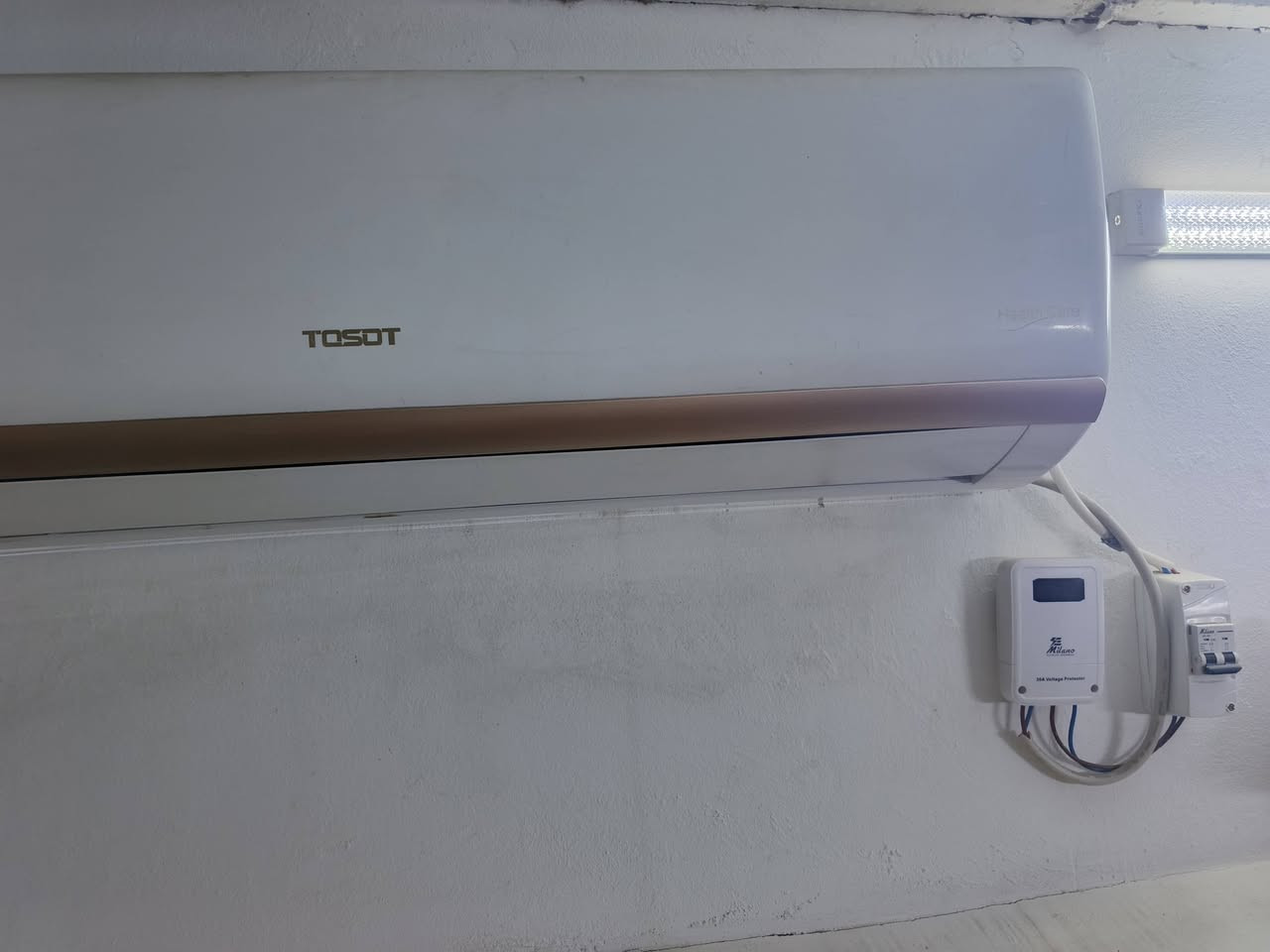 للبيع سبلت توسوت طنين كامل هوه والقطعه الخارجيه وغراظه
نظيف حيل بروده بارد جدا 
النجف حي الزهراء 
*********** بي وتساب
