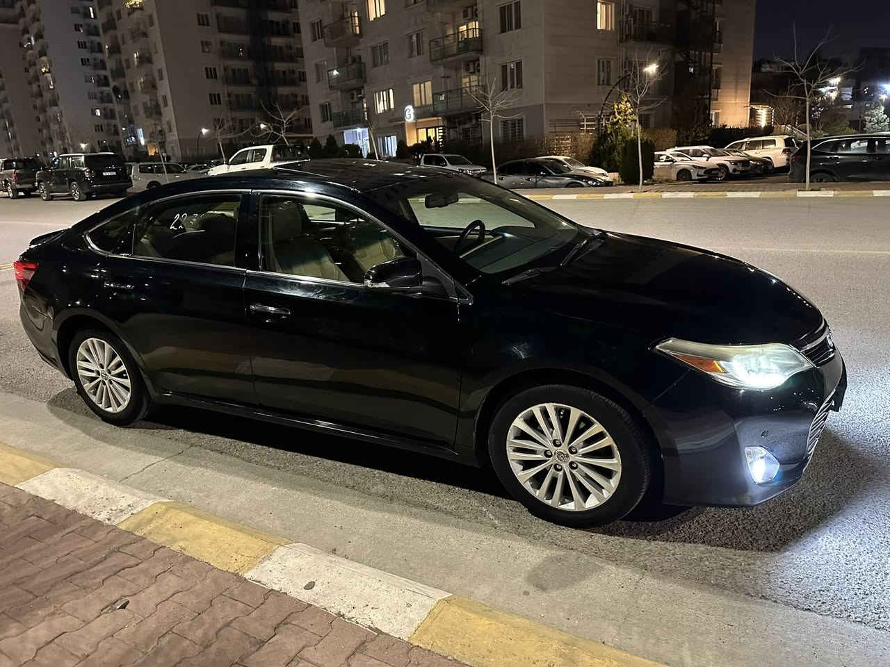 تۆیۆتا ئەڤەلۆن 2013 بريمى ده ره جه يه ك
دوحاسه 
په رده 
كوشن جلد 
ناو زه رد مواسه فات خليجى 
بێ بۆياخ 
ته نهـا په له يه ك ساردو په له يه ك كارت 
سه نه وى تا 2028 تازه يه به  ناوى خومه وه يه 
هیچ مەسرەفێکی تێدانیە 

سعر: لە کۆمێنت داوای بکە ڕاستەوخۆ بۆت دێت 📩 

گيرو مه كينه به شه رت نه كرا وه ته وه 
هیچ کێشەیەکی تێدا نییە 

ژمارەی خاوەن سەیارە 
***********
