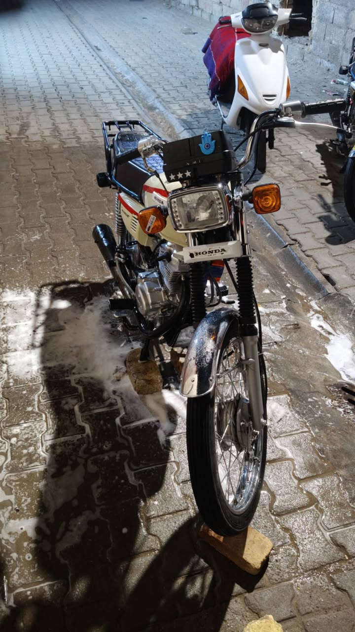 أسلام عليكم تعمير 25 شاصي 16تعمير كله اصلي بس مكينه هونده سعر 900اوبيها مجال  ***********
