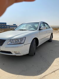 سوناتا ٢٠١٠ خليجي التحويل ثاني يوم… السيارة حادثهة هنا بالعراق بچم ومب...