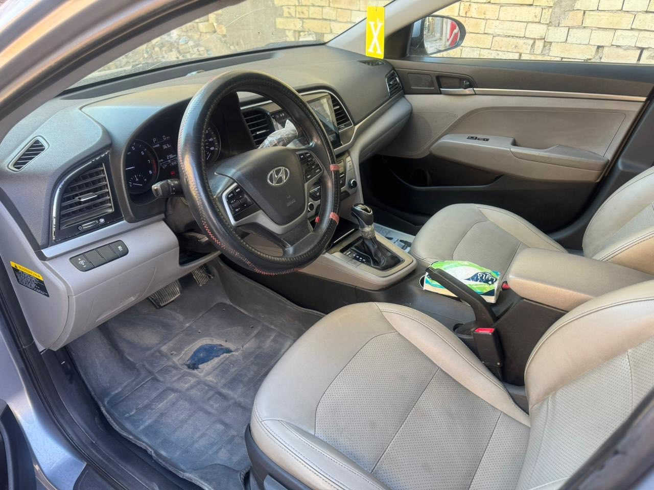 السلام عليكم للبيع النترا 2017 امريكي ليبل واحد
ضرر فقط قبق صندوق فقط صبغ  رقم بغداد. بسمي 
فول ماعده فتحه وبصمه تخم تايرات جديد  رقم شاصي 5NPD74LF1HH085160
المكان شهداء البياع 
الرقم الهاتف ***********
السعر 121 وبيها مجال بسيط
