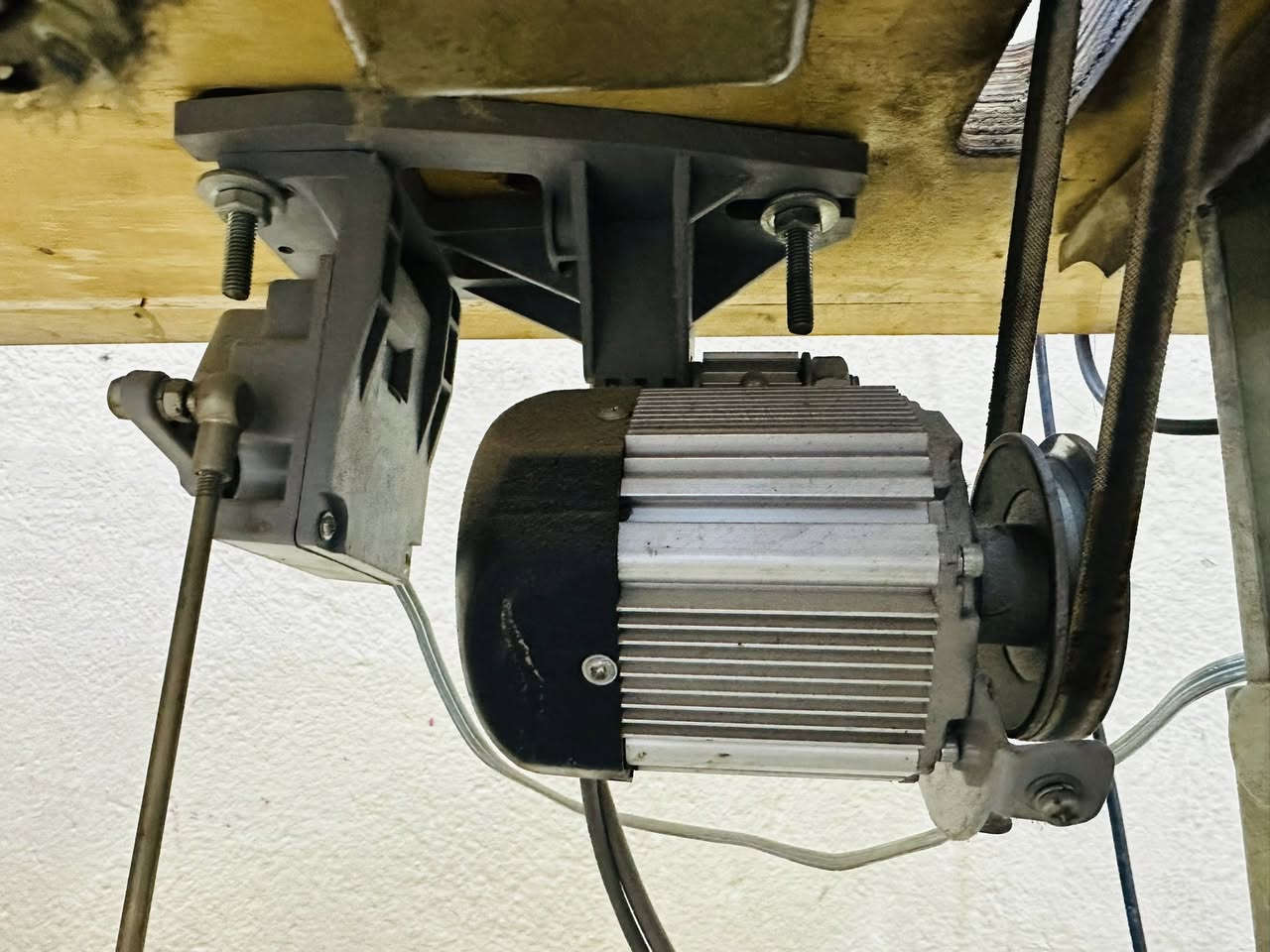 مكينة خياطة جاكيت نظيفة جداً
ماطور جديد تحكم كامل 
السعر 250 الف بيها مجال بسيط 
مكاني بغداد مدينة الصدر


**إذا كنت صاحب هذا الإعلان وتريد حذفه لأي سبب، رجاءا أرسل رسالة إلى الدعم الفني**