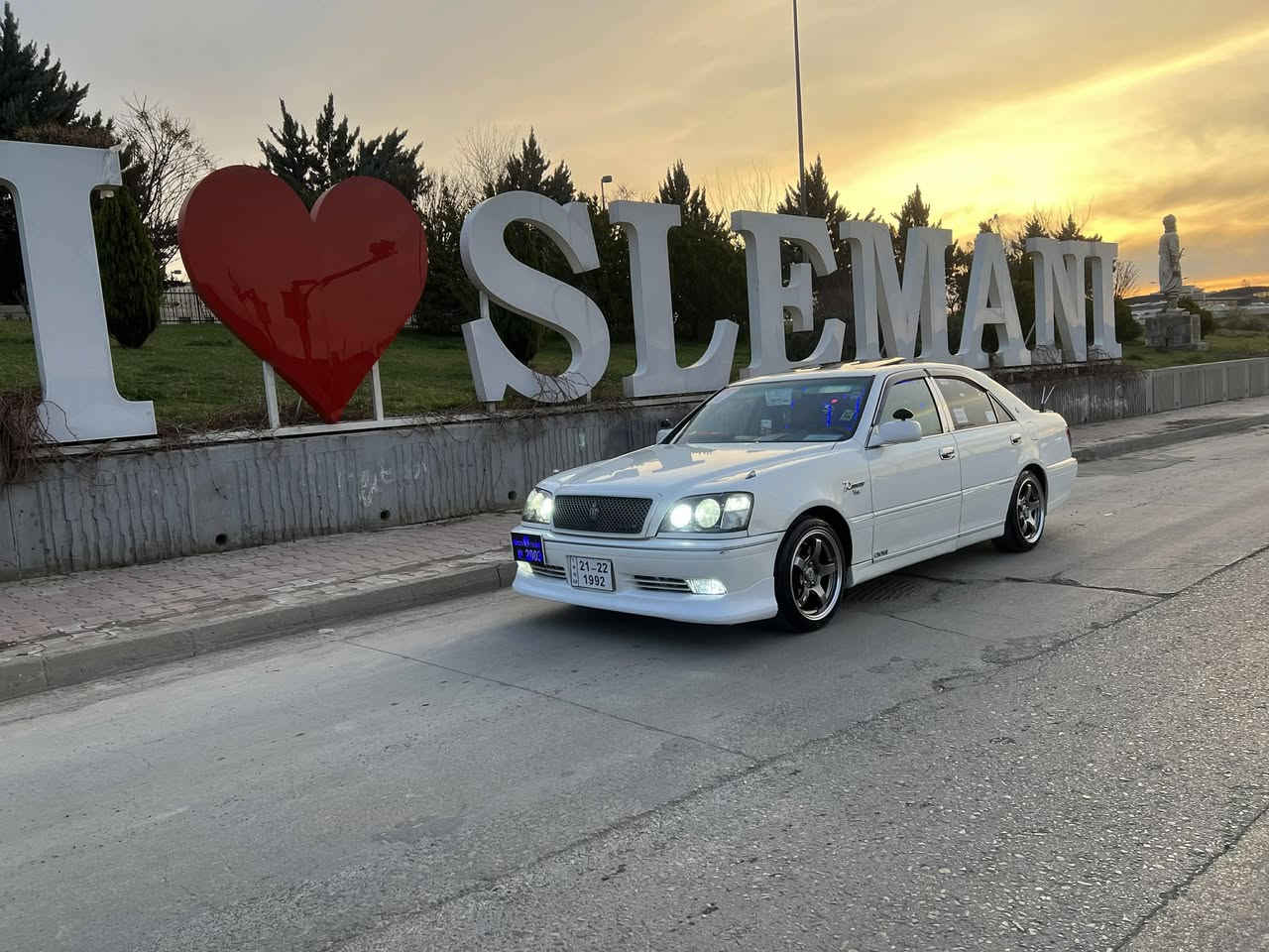 سه ره تا به ناوي خوا مه ليكه ساخ بيبؤياخ سلايت بيانو بر ديفؤري گه وره به دواي مه سره فا مه گه ري ***********
