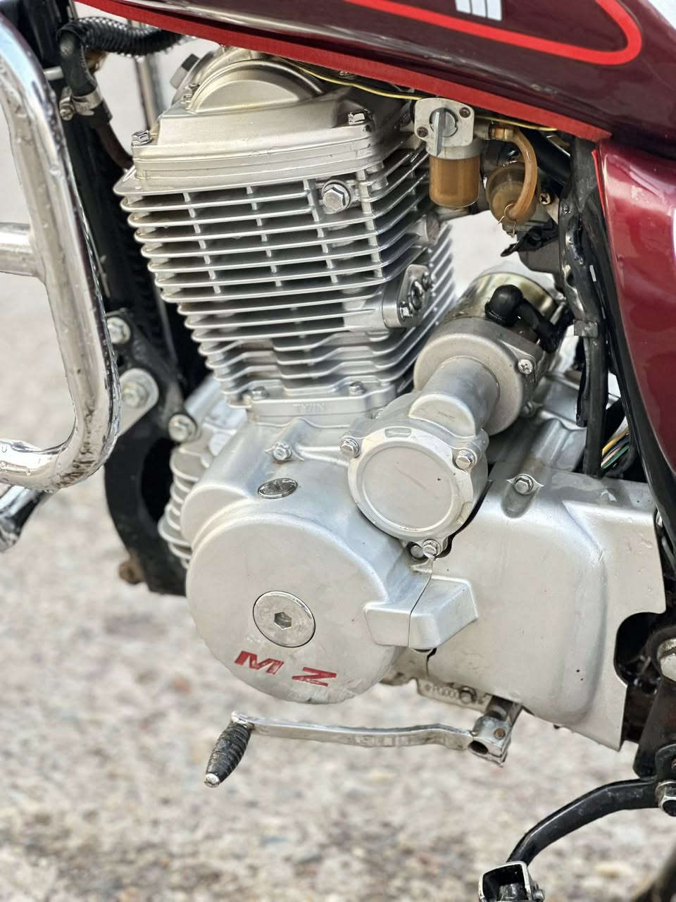 سنكي ناصي MZمكينه 200
موديل ٢١ 

كشر بلاد بعد احله من الصور 

دراجه كفاله عامه من التاير للتاير 

سويجات ٢ 

بصمات ٢ 

اوراق اصوليه اصوليه يعني منفيس مو بس رقم شاصي 

حته الدوشمه مالتها بلاد 

ماطور نضيف يرادله ترتيب كهربائيات شويه يعني كماليات 

السعر مليون و 100 

عنوان صلاح الدين بلد

***********
