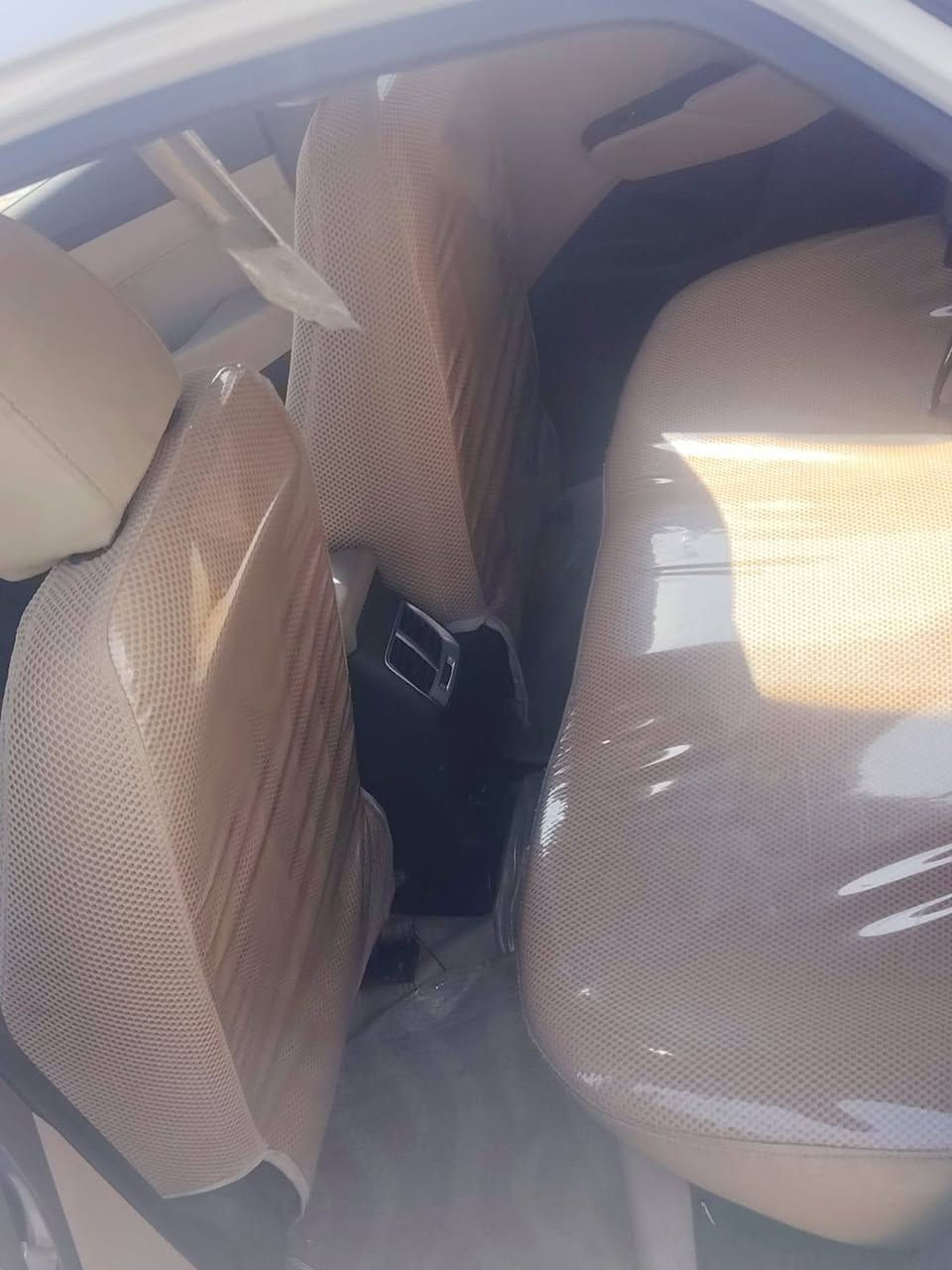 اكسنت موديل 23 فول مواصفات 
رقم بصرة راعيهة بصرة 
حجم المحرك 1600
خمسة ويل كب
شرط التحويل 
ملاحظة بيهة بارد تلث أصابع جاملغ
الامامي وطخة بلداير الخلفي 
سعر...130... بيهة مجال حك الجية 
للاستفسار 
اتصل او واتساب 
***********
