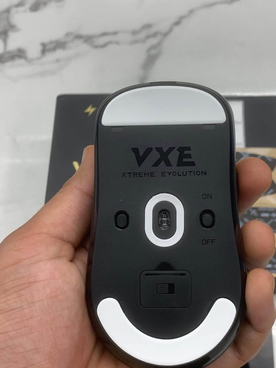 إذا تريد دقّة حقيقية… هذا الماوس مصنوع للاحتراف! 🖱️⚡

ماوس VXE R1 Series Pro من ATK
بسنسر أسطوري PixArt PAW 3395 يوصل لحد 26000 DPI
استجابة سريعة تنافسية، وتحكم يخدمك بكل لعبة.

🔹 وزن خرافي خفيف (48 غرام فقط – Pro)
🔹 اتصال 2.4G لاسلكي منخفض التأخير + USB-C
🔹 معدل تصويب يوصل 4000Hz (نسخ Pro / Pro Max)
🔹 6 أزرار قابلة للبرمجة
🔹 بطارية قوية توصل حتى 75 ساعة (Pro)
🔹 طلاء ثلجي ناعم مريح للاستخدام الطويل
🔹 متوافق ويا PC وMac

سواء FPS أو Esports…
هذا الماوس ينطيك أفضلية حقيقية باللعب

هنا… وجهتك لكل ما هو إلكتروني موثوق وعالمي.
 
للتواصل 
*********** كركوك, العراق
