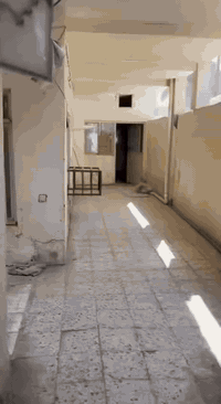 بيت للايجار طابق أرضي  مساحته ٢٧٠ يتكون من غرفتين نوم واستقبال ومطبخ و...