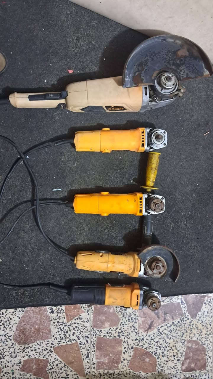 السلام عليكم شغالات على الفحص سعر كلهن ١٠٠ قفل مدينة الصدر للاستفسار *********** يوجد توصيل
