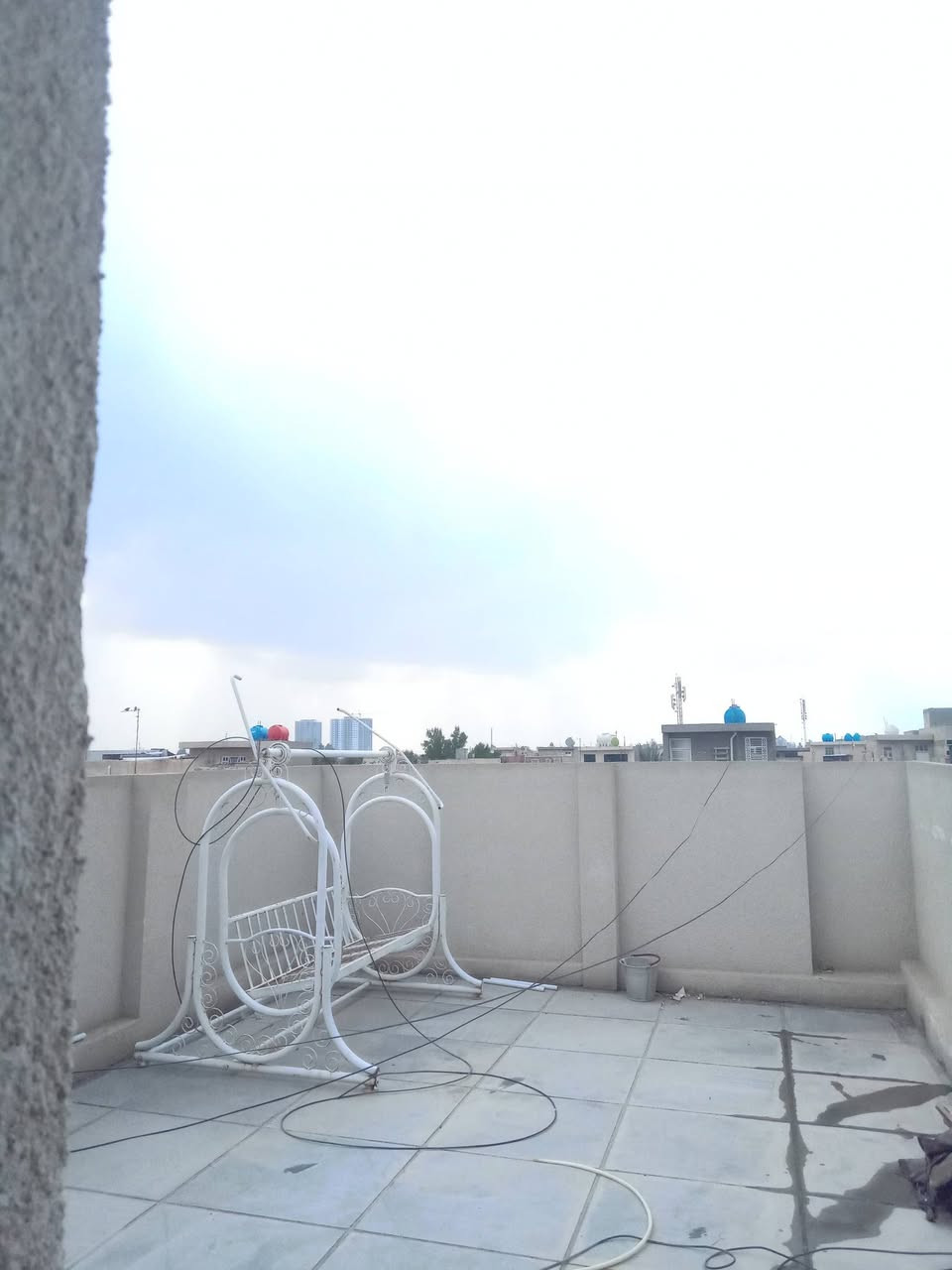 دار للبيع في بغداد الشعب حي البساتين
م.١٠٠  ٢٠×٥
***********
