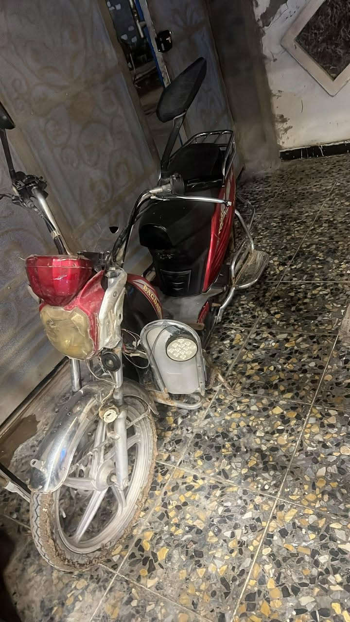 للبيع بس مشكله بالعقل يكولون ضارب مو أكيد  ***********رايده 250 وبي مجال بسيطه مكاني فلوجه بطاريات ولي ع فحص
