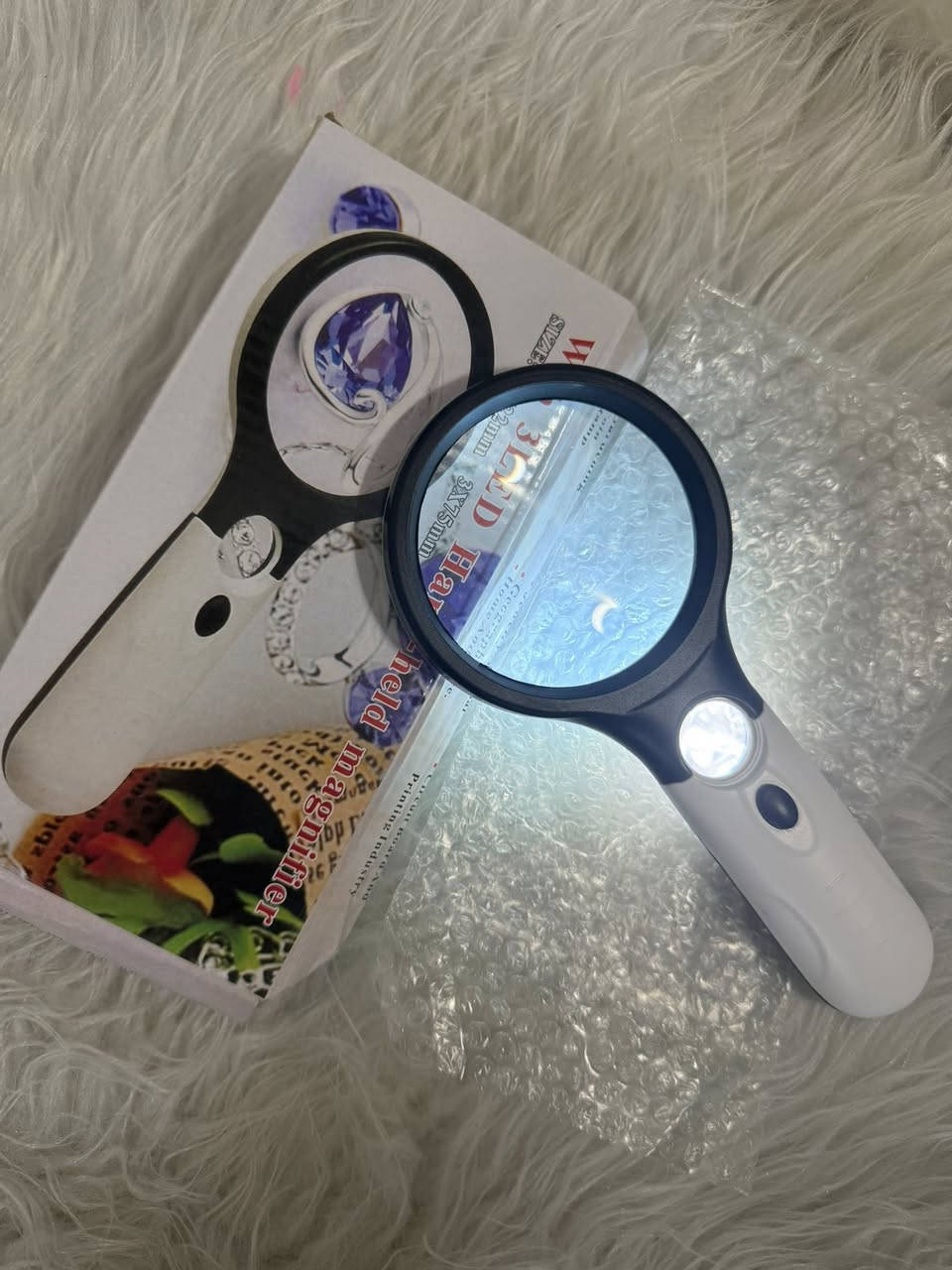 عدسه مكبره بإ ضاءه LED
تستخدم للقراءه فحص المجوهرات


**إذا كنت صاحب هذا الإعلان وتريد حذفه لأي سبب، رجاءا أرسل رسالة إلى الدعم الفني**