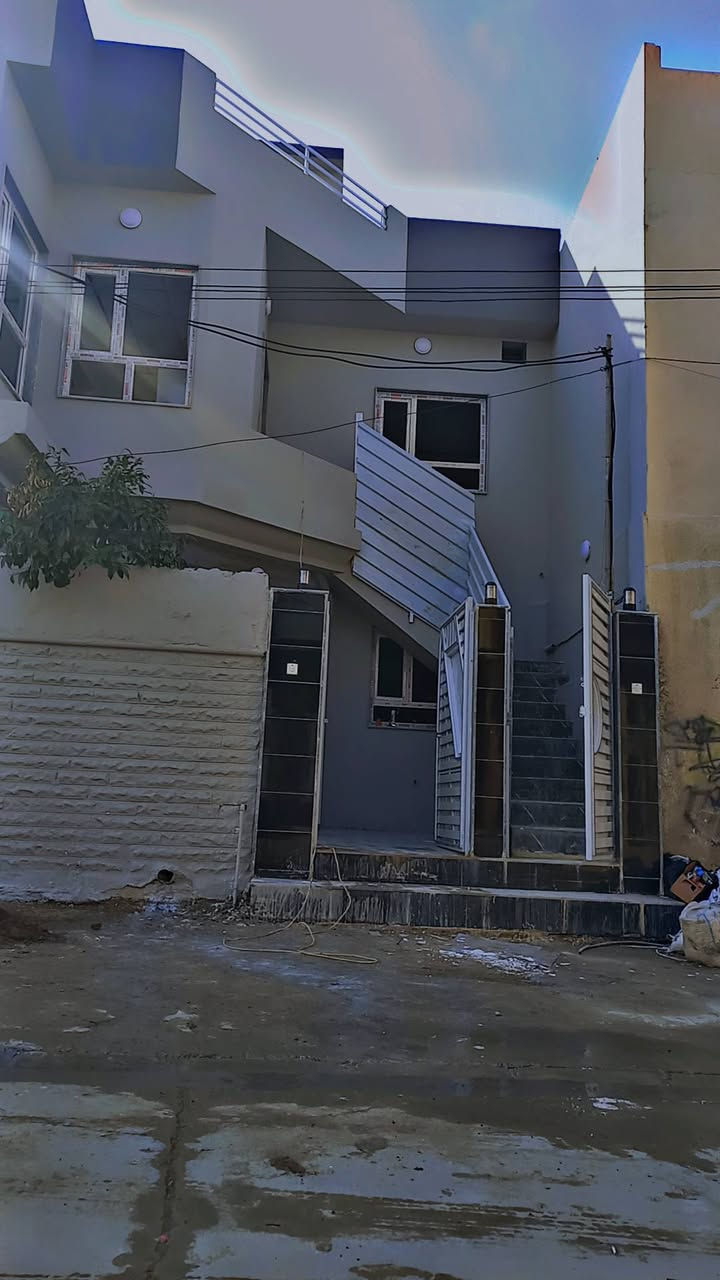 السلام عليكم 
داران توأم للبيع 
وبسعر مناسب جدا 
الكندي الثانيه
موقع مميز 
شارع تبليط 12 م 
اتجاه قبله 
مساحة كل دار 150 م 
واجهه 6 م 
 5 غرف نوم وهول ومطبخ واستقبال. وصحيات بالطابقين ومناور 
((»» بسعر مناسب جداً ««)) 
للاستفسار مراجعة مكتب المدينه 
((الكائن في حي سكر قرب من مجمع الاوربي2))
او الاتصال على الارقام التالية 
***********
***********
((لانتعامل برفع سعر العقار نجمع البائع مع المشتري))
