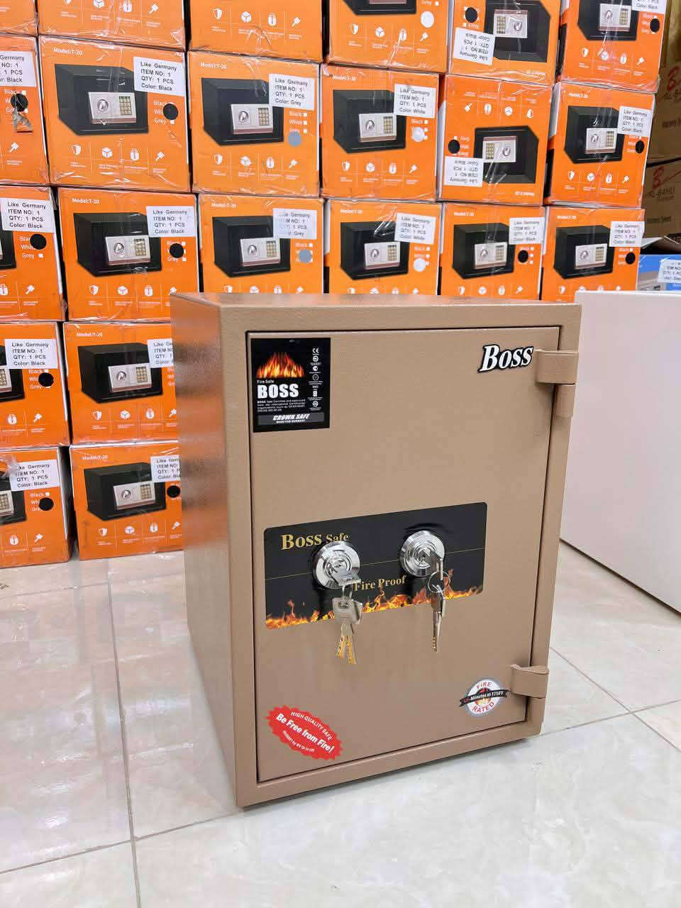 💥 قاصة بوس المانية الأصلية بقياس 50سم متوفرة حصرياً لدئ شركة الأمان
✅ مقاومة عالية للحريق تحمي أموالك وأوراقك الثمينة
✅ دبل كيلون ويا مفاتيح مشفرة ضد النسخ
✅ شفتات ستانلس ستيل قوية ضد الكسر 
✅ قاصة داخلية مزود بقفل للأغراض الحساسة
✅ رف متحرك وقابل للإزالة على راحتك
✅ ضمان 12 سنة على القفل
    🔥 السعر 160 الف نار 🔥 

📦 توصيل مجاناً لكل محافظات العراق
موديل حديث وعصري ملائم منزلك ومكتبك

⏱️ بخدمتكم على مدار 24 ساعة


**إذا كنت صاحب هذا الإعلان وتريد حذفه لأي سبب، رجاءا أرسل رسالة إلى الدعم الفني**