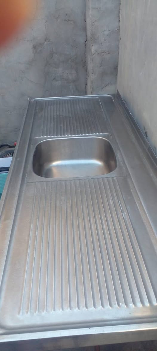 مكينه جمسي نضافه فول السعر 275وبيه مجال للشراي السنك اب 25ويه الميز اي ستفسار عل هاذه الرقم ***********
