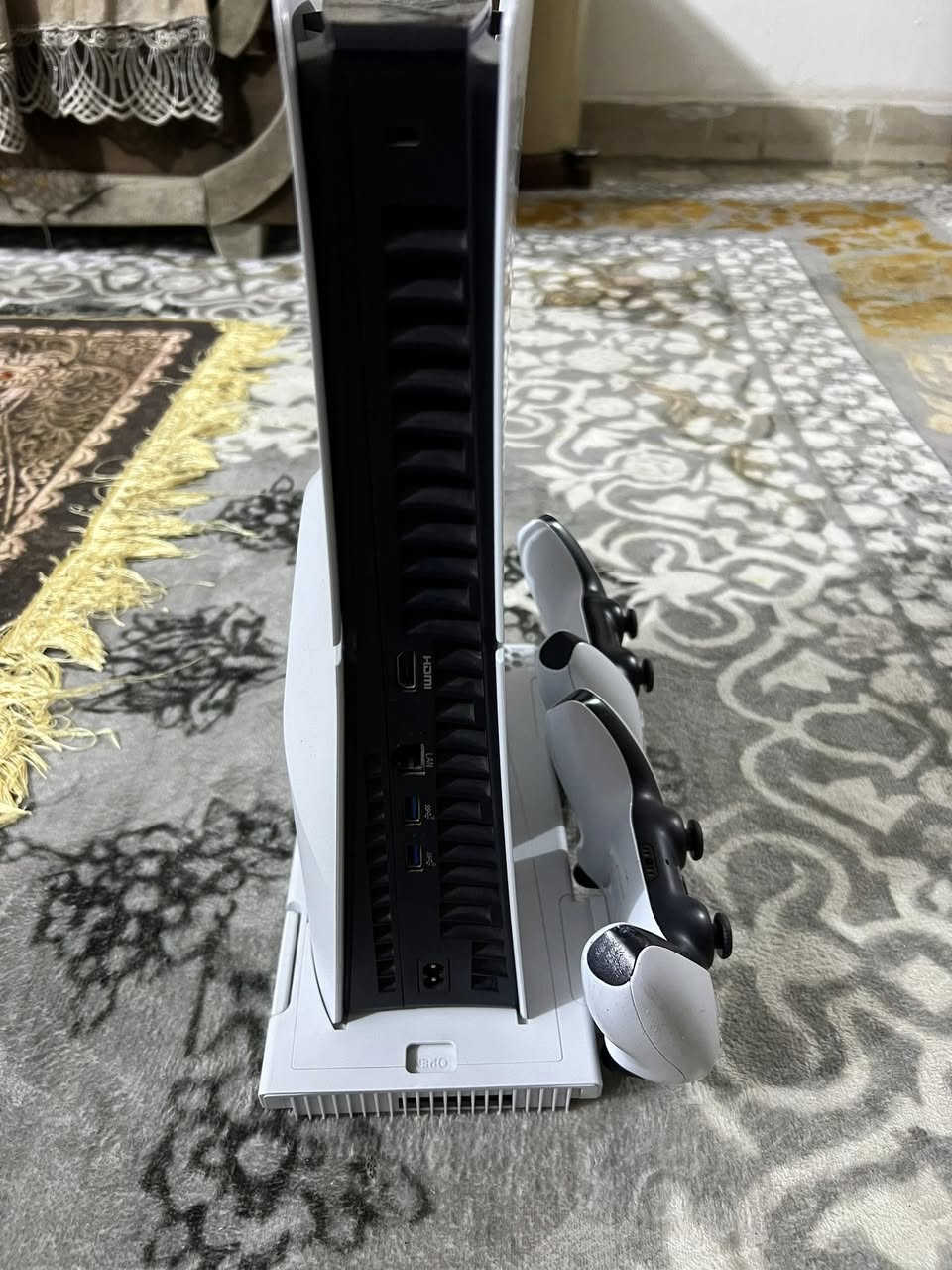 بلي فايف سلم ذاكرة 1 تيرا
نظافة عالية مثل ما واضح بالصورة

كرتونة مالته موجودة ايضاً 

جوستكات عدد 2 أصليات 

قاعدة تبريد و اضاءة RGB

جهاز غير مفتوح ولا مصلح على فحص

معه حساب داخله فيه العاب مثل فيفا 25 و لعبة بايونيتا و لعبة Unravel Two

معه ايضا قرصين لعبة GTA 5

و قرص Rayman Legends
 {سعر 725 الف}


**إذا كنت صاحب هذا الإعلان وتريد حذفه لأي سبب، رجاءا أرسل رسالة إلى الدعم الفني**