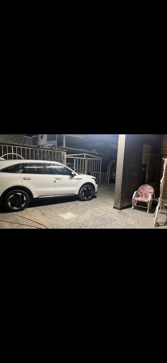 السلام عليكم 
سورنتو 2024

للبيع السيارة 
ماشية 17.000
السيارة مواصفات عادية
كراسي كهرباء 
جنطه شفط

رقم بغداد
 
باسمي

***********
