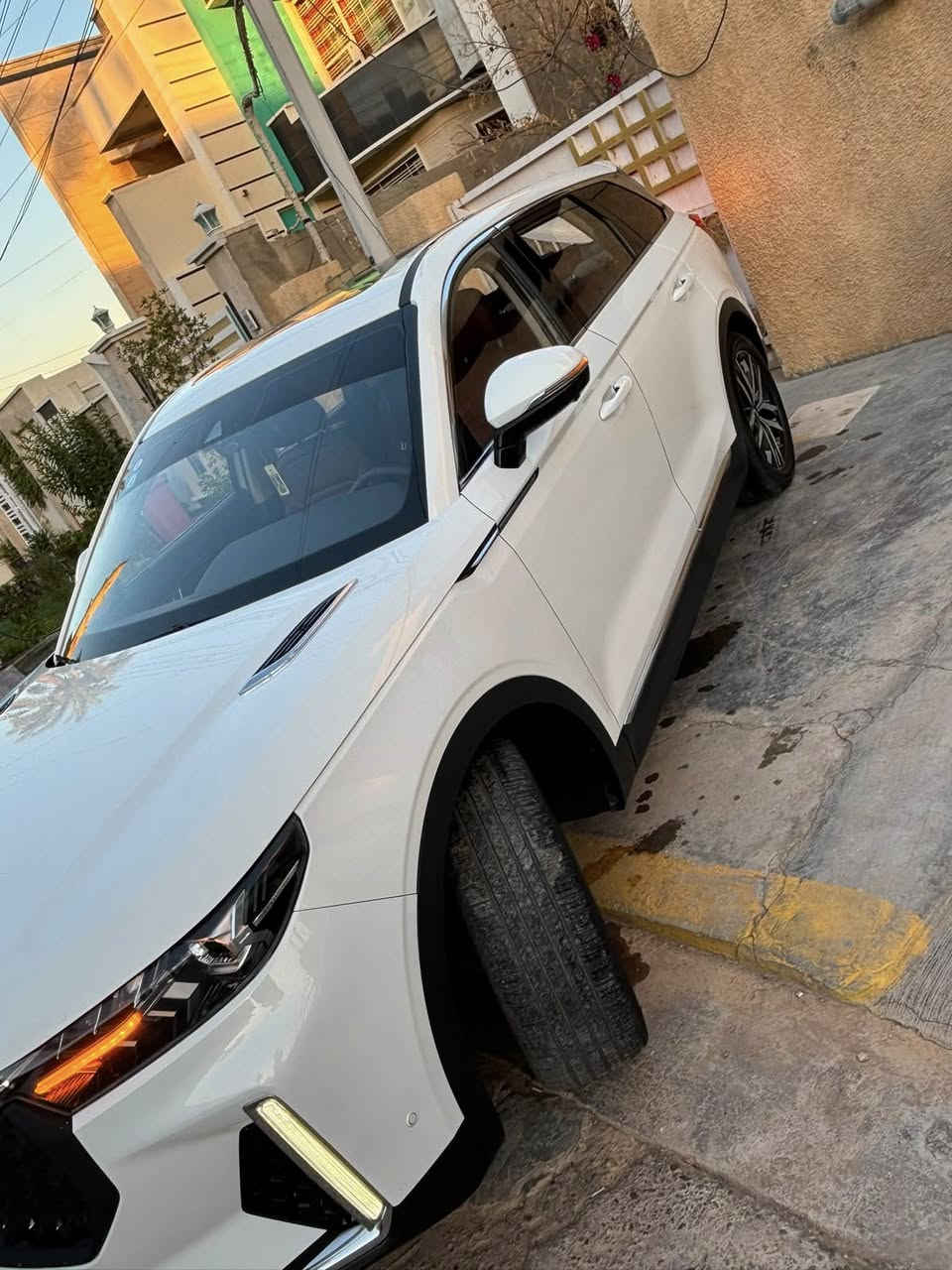 لسلام عليكم 
بيستون T99
موديل 2024 
السياره ماشيه 16000 وقابل للزياده 
اللون ابيض صدفي 
السياره خير وبركه مكينه وكير مكفولات 
مكينه 2000 تيربو 
السياره باسم الشركه ماخذها قسط وبيها كفيل
سعرها 26 مليون وبيها مجال بسيط اقساطها اني اكملها والسياره نظيفه كلش  

للاتصال : ***********
متواجد واتساب
