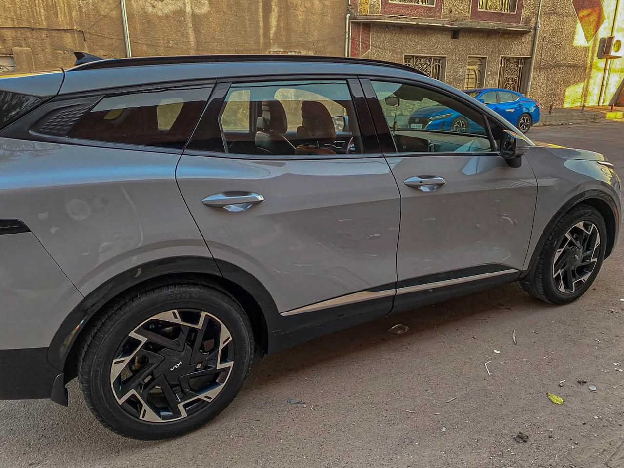 كيا سبورتج Sx برستيج 2023  أعلى فئة بالسبورتج
للبيع 
KIA SPORTAGE SX PRESTIGE
 فول مواصفات 1/1  داخل احمر   

 رقم بغداد 

حجم L  
 
وارد امريكي : بنيد و قطعتين كلير امريكا بدون دواخل ايرباك ستيرن طاك بس 
مواصفاتها :-السيارة ماشية 55 الف ميل
1. محرك 2500 
2. كير 8 نمر 
4. بانوراما
5. بصمة : تشغيل عن بعد  
6. صندوق كهرباء
7. شاشة متصله على طول  الدشبول  ابل كاربلاي واندرويد اوتو وفل تحكمات
8. كيجات الكترونية متغيرة حسب الوضعيات 
9. انظمة القيادة : سبورت - سمارت - نورمال
10. كشنات تدفئة تبريد
11. كراسي كهرباء فول تحكم مع كشن امامي متحرك عند النزول خزن ميموري 
12. اضواء ترحيب عند الاقتراب مع ترحيب داخلي عند الصعود او المغادرة
13. شحن وايرليس
14. منافذ تايب سي عدد 3 مع 2 في الكشنات ومنفذ يو اس بي ومنفذ جداحة
15. هاند بريك بصمة
16. اوتو هولد
17. كاميرات 360+ وضعيات مختلفة للكاميرات
18. فول رادارات امامية وخلفية وجانبية . نقطة عمياء وحساسات امامية خلفية 
19. تحديد مسار ذكي
20. قيادة ألية ذكية
21. نقطة عمياء
22. كروس سرعة
23. سستم صوت هارمن مع دمام 
24. ويل كب حجم 19 وحساس اطار ،        
25. اشاير بالمري
26. شاشة لمس متغيرة لتحكم الميديا او لتبريد
27. ستيرن فول تحكمات
28. السيارة 2 ويل يعني المرغوب بل سوك 

215$

رقم : ***********
