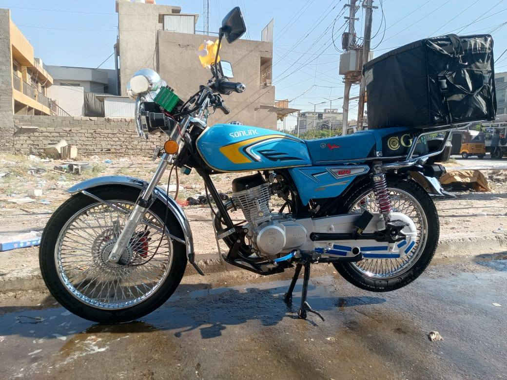 سلام عليكم شباب دراجه سولنك موديل ٢٠٢٤ مكفوله كفله عامه سعر ٦٠٠ الف دراجه جاهزه ع اخر حبايه مع العلم الدراجه ٥ كير مو اربعه عنوانه بغداد الزعفرانيه رقم التلفون صاحب الدراجه
#***********
