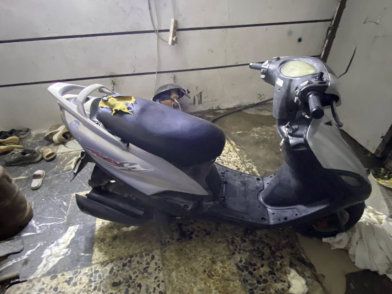 سلام عليكم دراجه نوع ماكس دراجه كلش نضيفه وكهربائيات كلها شغاله نقص باتري فقط السعر ب٤٠٠ وبيها مجال بسيط حك الجيه مكاني بغداد الدوره وهذا رقمي ***********
