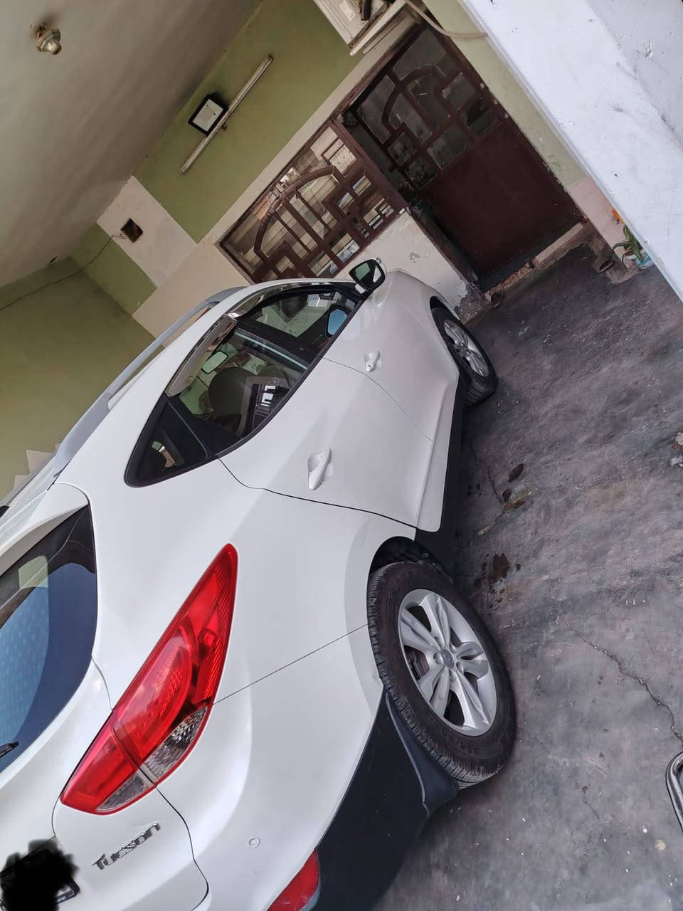 توسان للبيع موديل 2011
محرك وكير بالشرط 
بيها مكانين بارد بالجنطه وبالباب شي بسيط 
سنويه تاريخ الانتهاء 2028
رقم سليمانيه شرط التحويل 
عنوان صلاح الدين/ قضاء الطوز 
رقم الهاتف/***********
