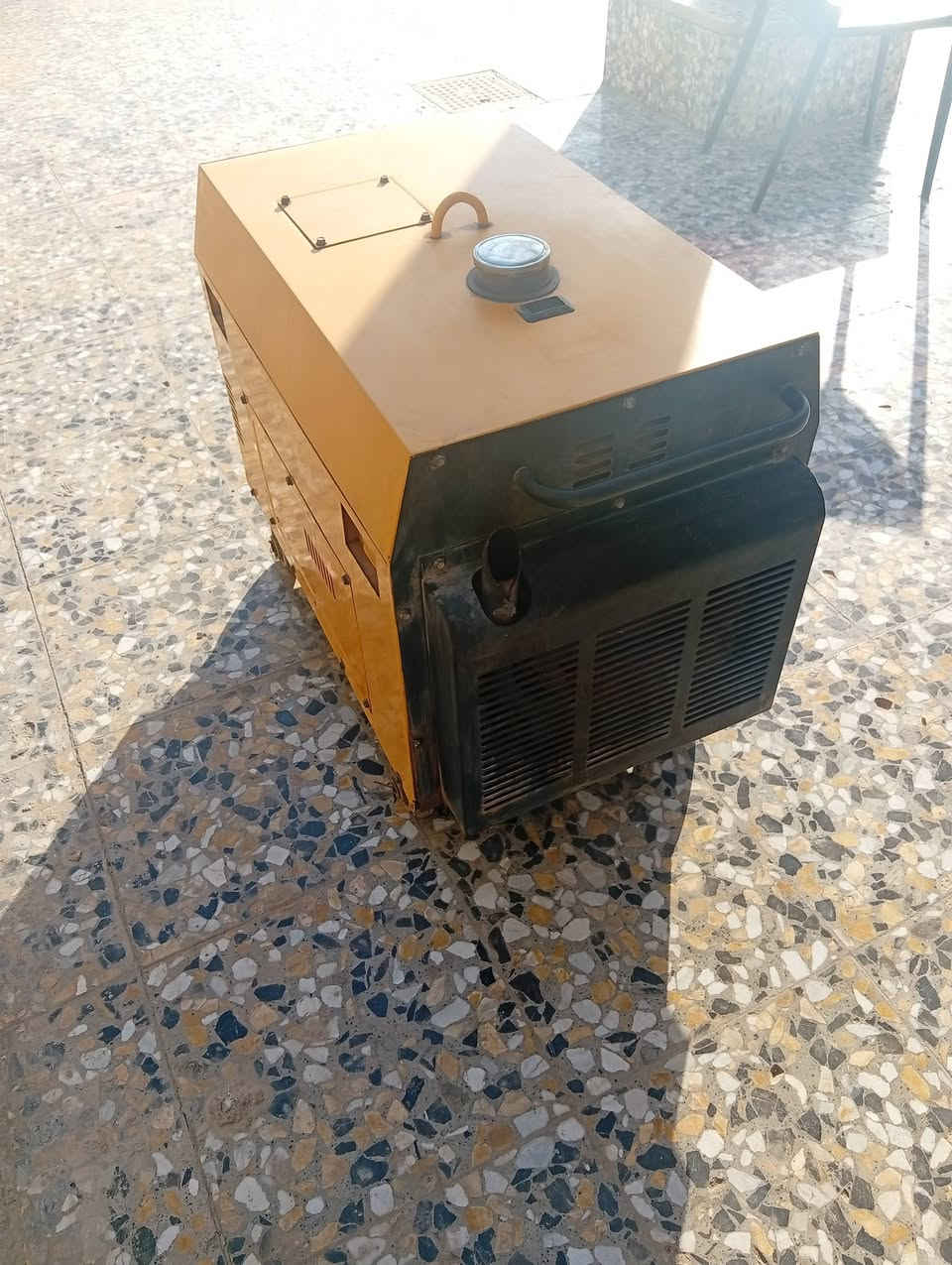 مولد كاز كامه  للبيع ماعرف شبيها طفت  قفلها 200قفل ***********
