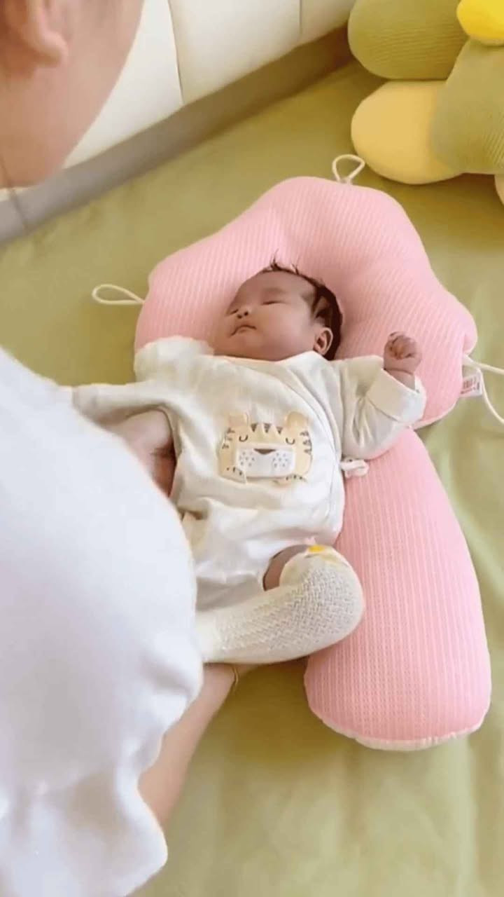 ✨ احمي طفلك ووفر له نومة هادئة وآمنة!
متوفر اللون الوردي فقط

👶 🌙 تصميم يحمي رأس طفلك ويضمن تطوراً طبيعياً.

🛡️ مساند جانبية تمنع التقلب وتعطي شعوراً بالأمان.

🌬️ قماش مسامي يسمح بمرور الهواء ويمنع التعرق.

📏 أذرع قابلة للتعديل تناسب نمو طفلك يوماً بعد يوم.

🎁 الهدية المثالية لكل أم تبحث عن راحة مولودها.

🚀 اطلبيها الآن واجعلي نوم طفلك أكثر أماناً! 🛒 بغداد, العراق


**إذا كنت صاحب هذا الإعلان وتريد حذفه لأي سبب، رجاءا أرسل رسالة إلى الدعم الفني**