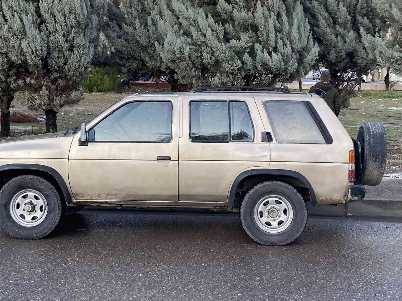 بسم الله الرحمن الرحيم
نیسان پاسفاندەر ١٩٩٢  
ئارم پلاستیک هەولێر 
گێڕو مەکینەو کارەبایات مەزبووت توند و تۆڵ 
غاز و بەنزین شوێن کۆیە ***********
