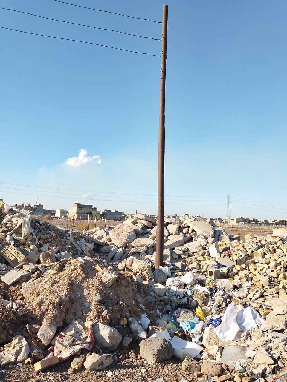 السلام عليكم قطعه ارض للبيع المساحه 100 متر العنوان سبع قصور نهاية شارع كريش السعر 7 ملايين 
***********
